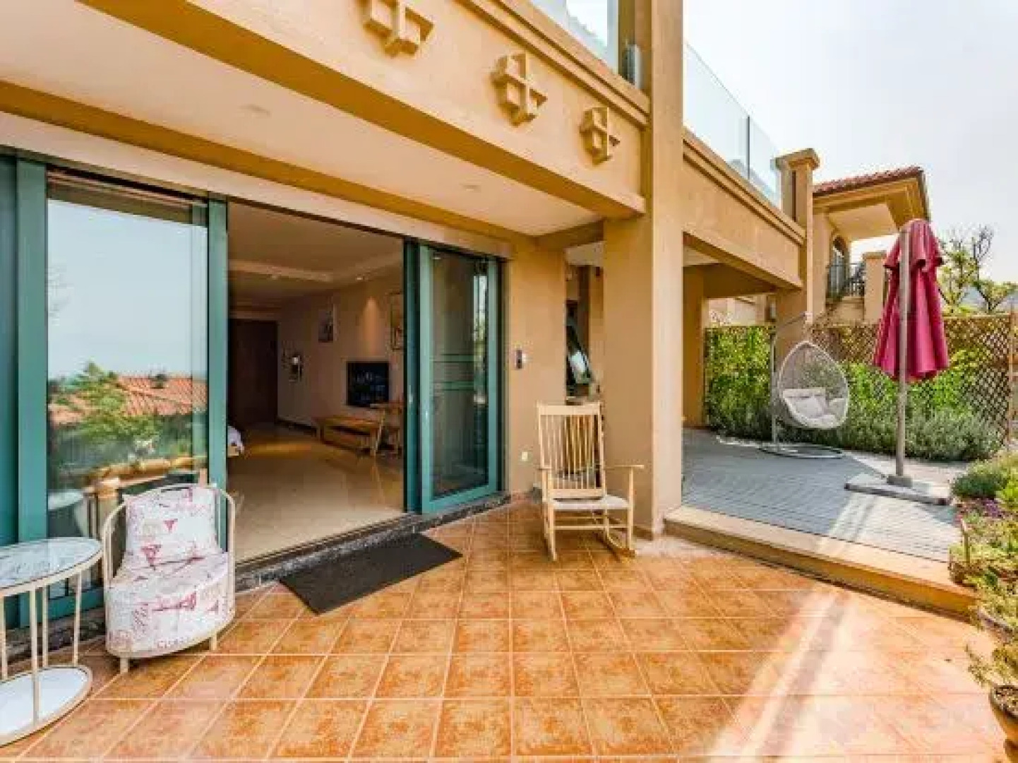 Lake of Fuxian Bicheng B&B (Chengjiang Sun Mountain Branch)