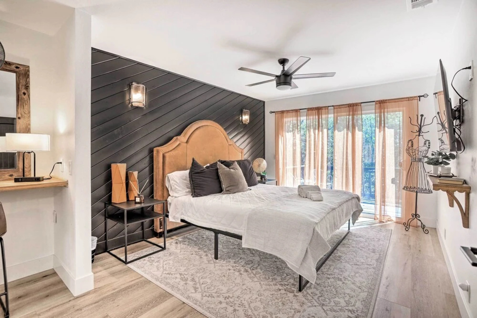 Luxe Timberland Villa w/ Lake Arrowhead Access!