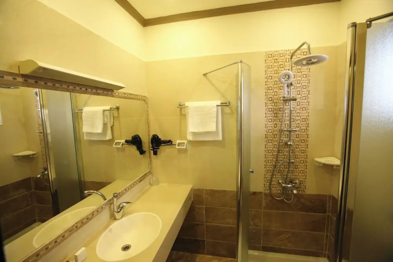 Shepherd Plaza Hotel