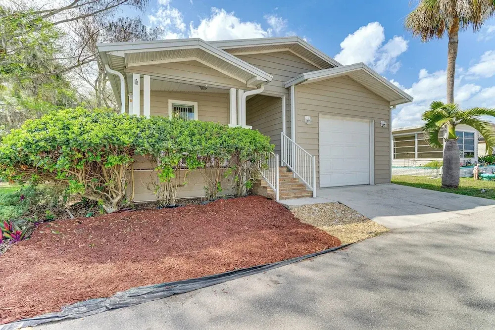 Swim, Golf & Relax: Family Gem in North Fort Myers