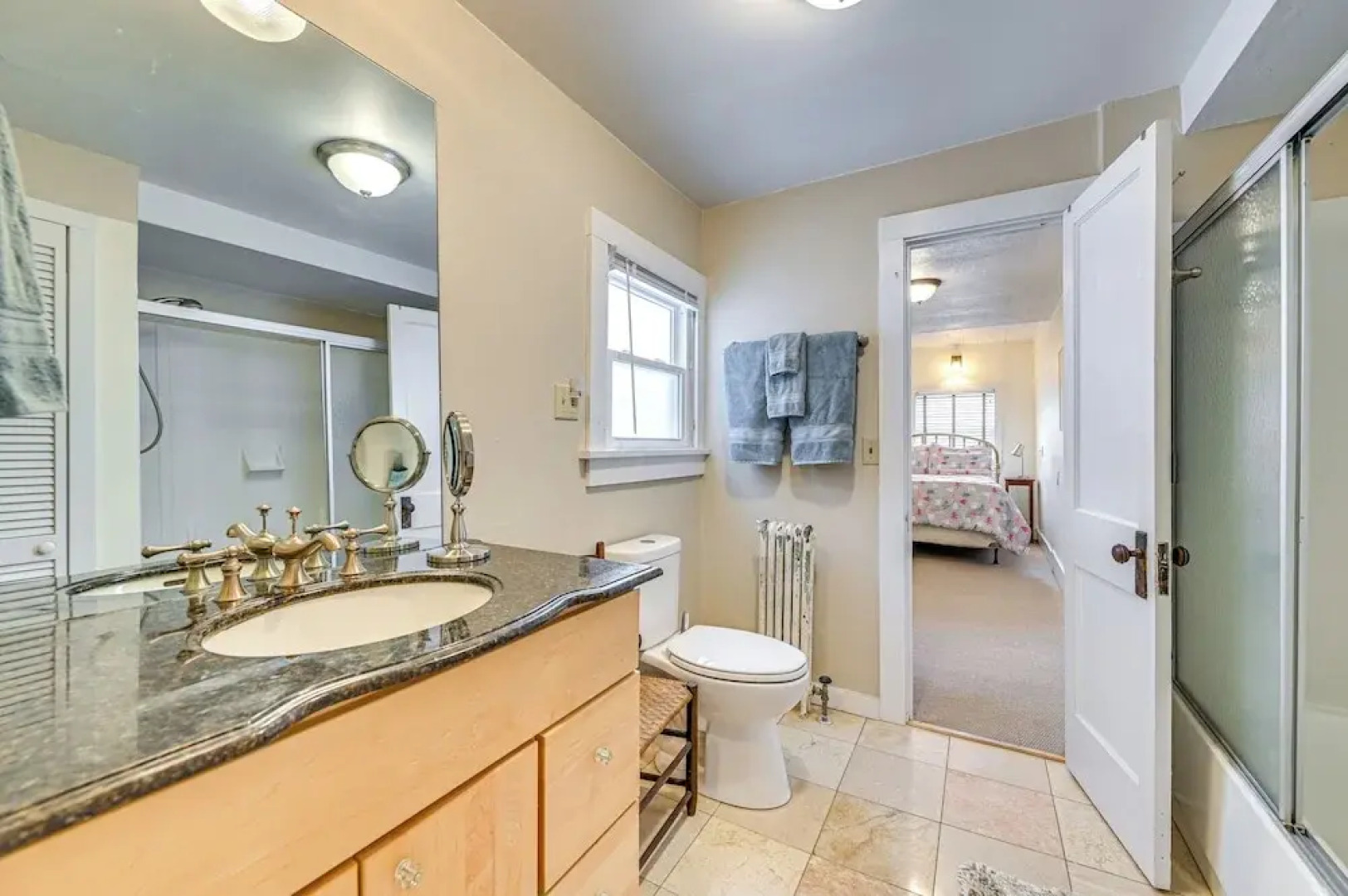 Walk to Town & River: Cozy North Creek Cottage