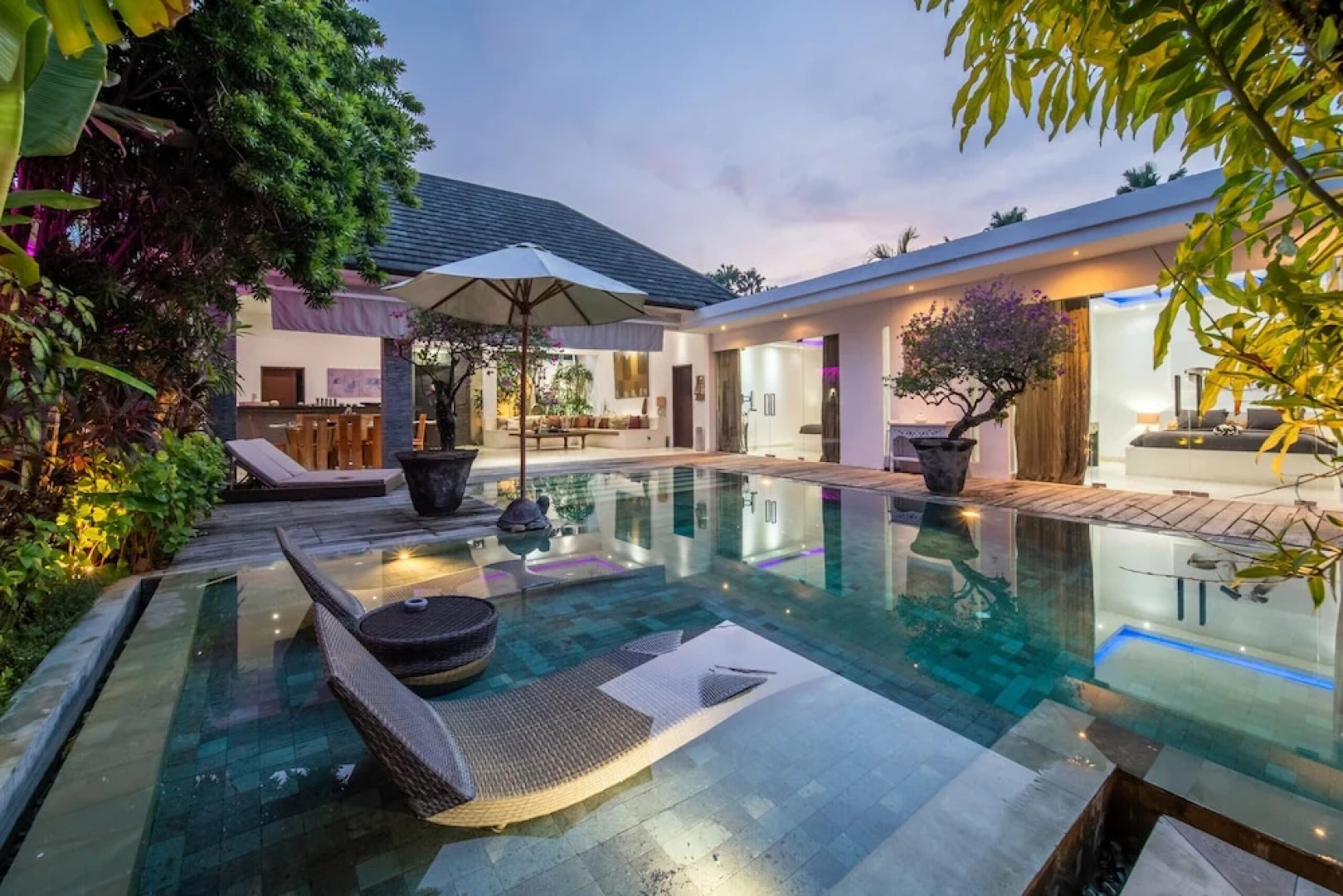 Elegant Private Villa, 3 BR, Seminyak With Staff