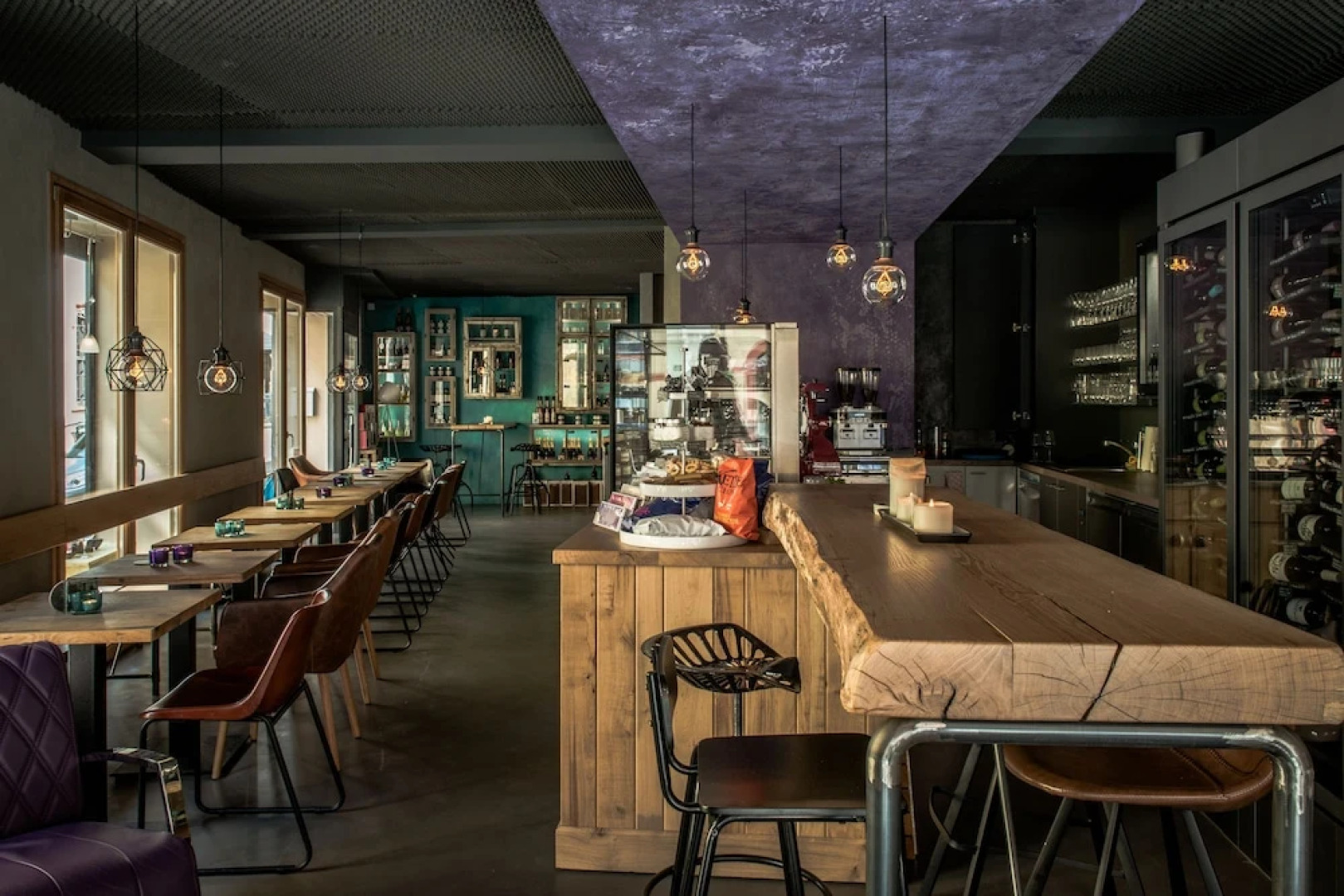 Weinbar und Hotel FahrAway