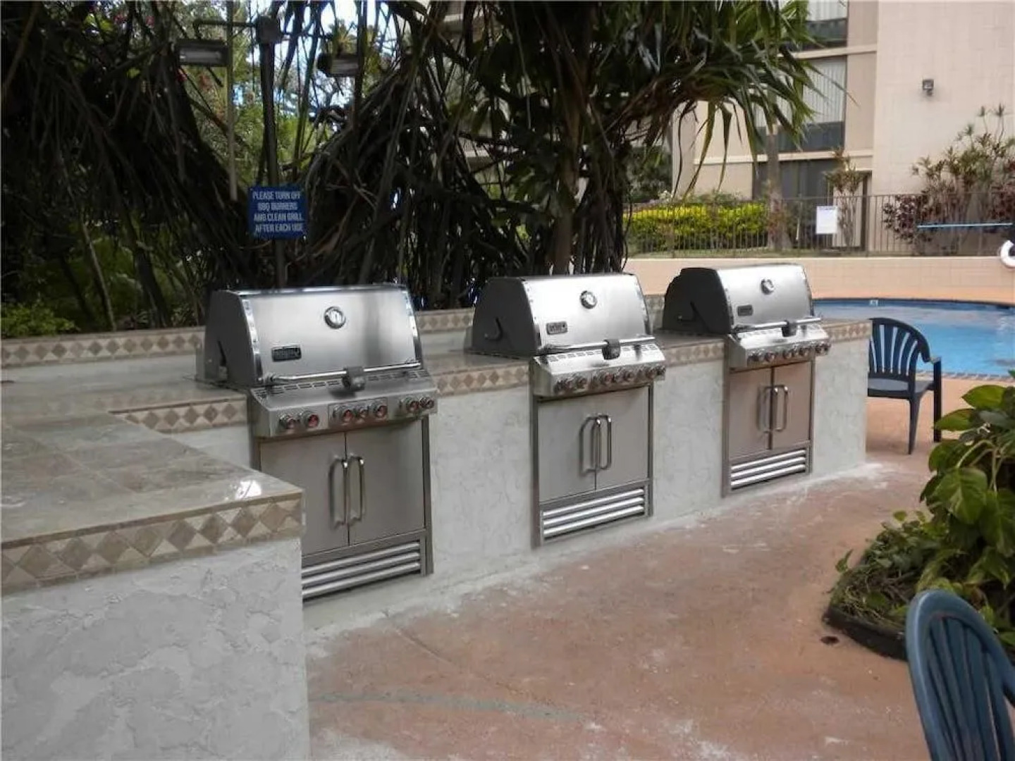 Valley Isle 707 by RedAwning