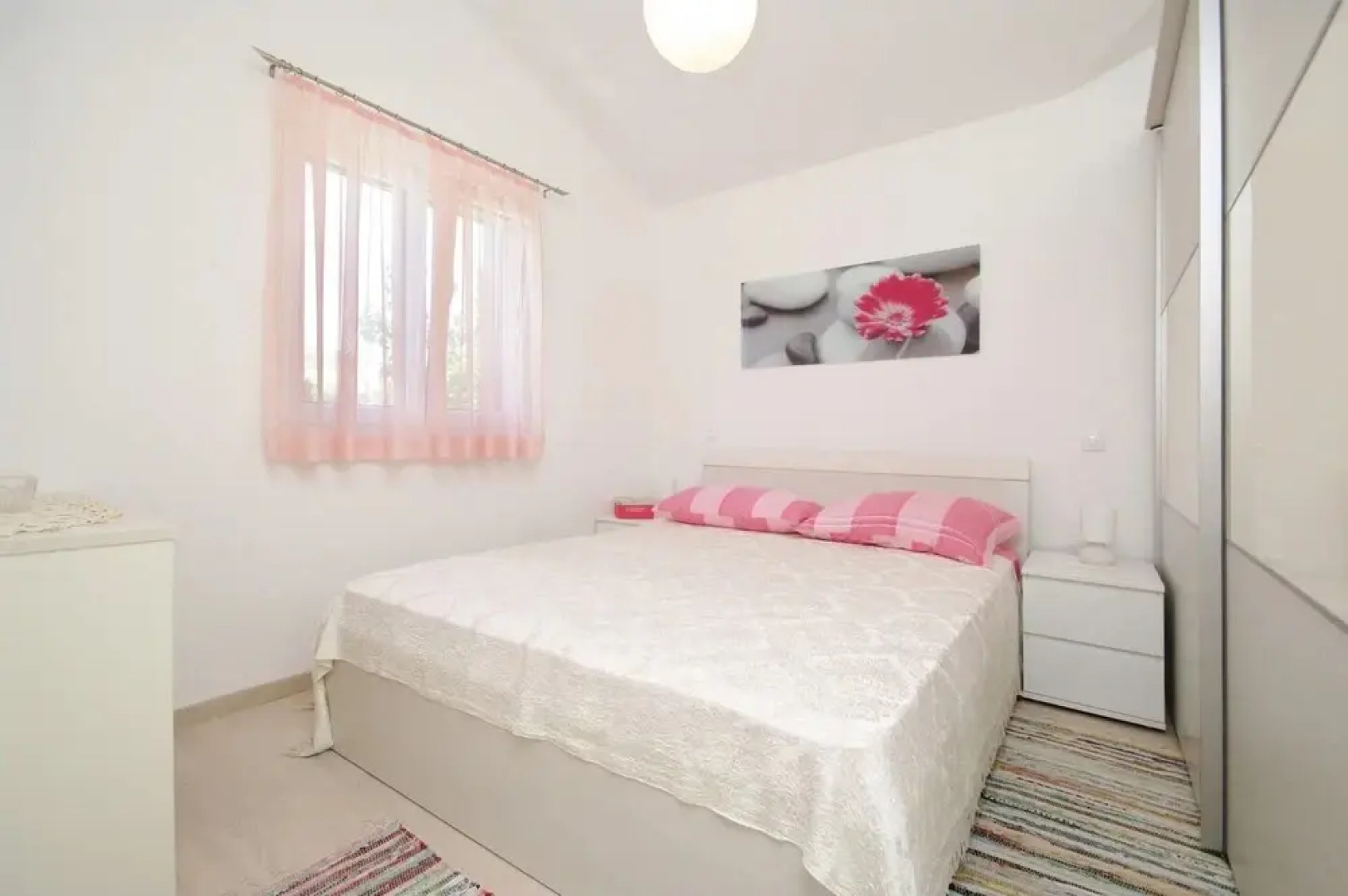 Viki - With Heated Pool - H