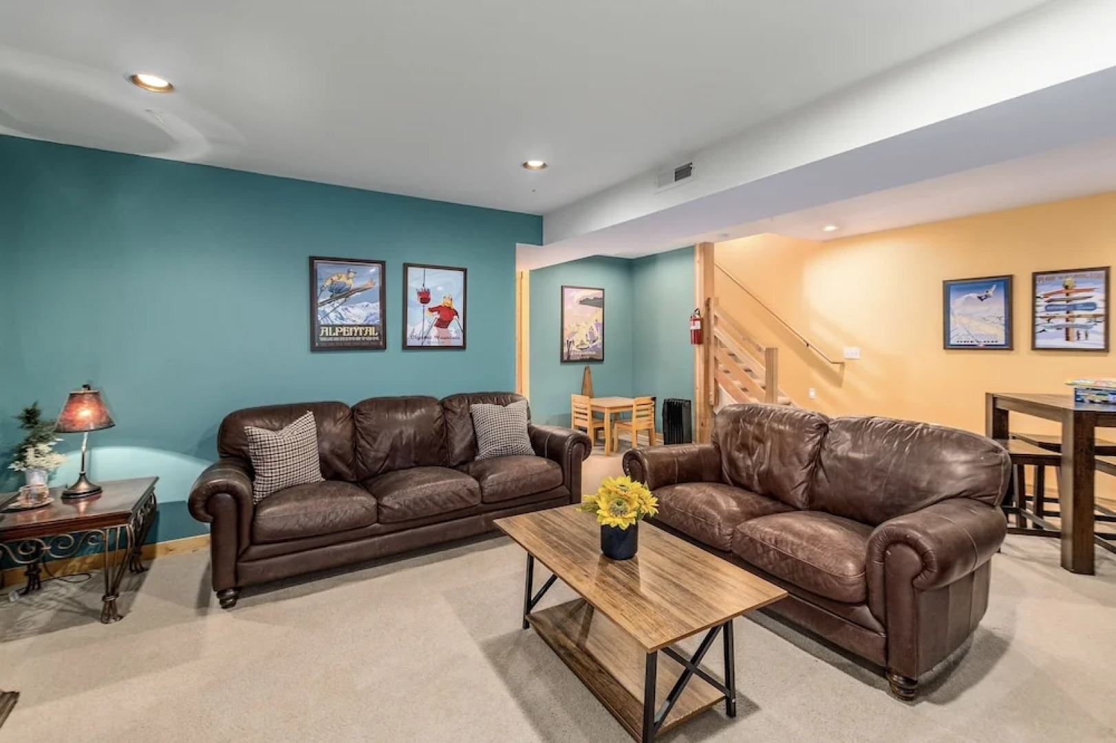 Peterson Acres 3 Bedroom Home by NW Comfy Cabins by RedAwning