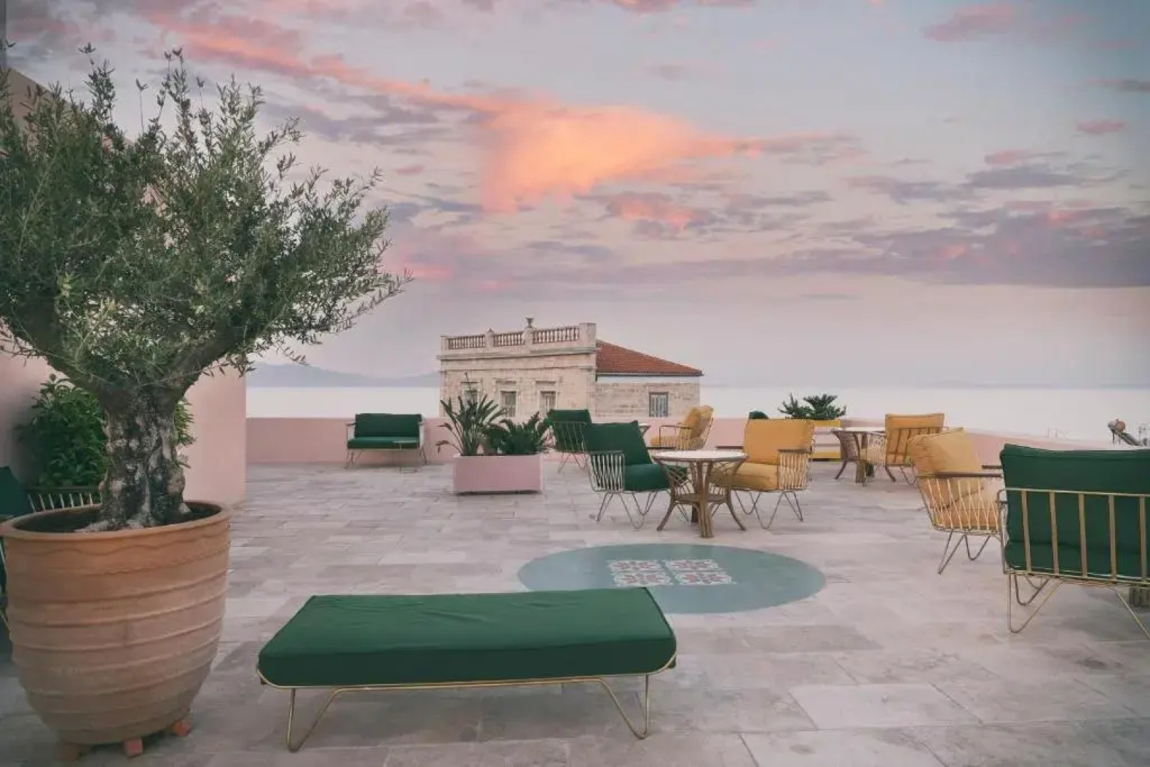 Aristide Hotel
