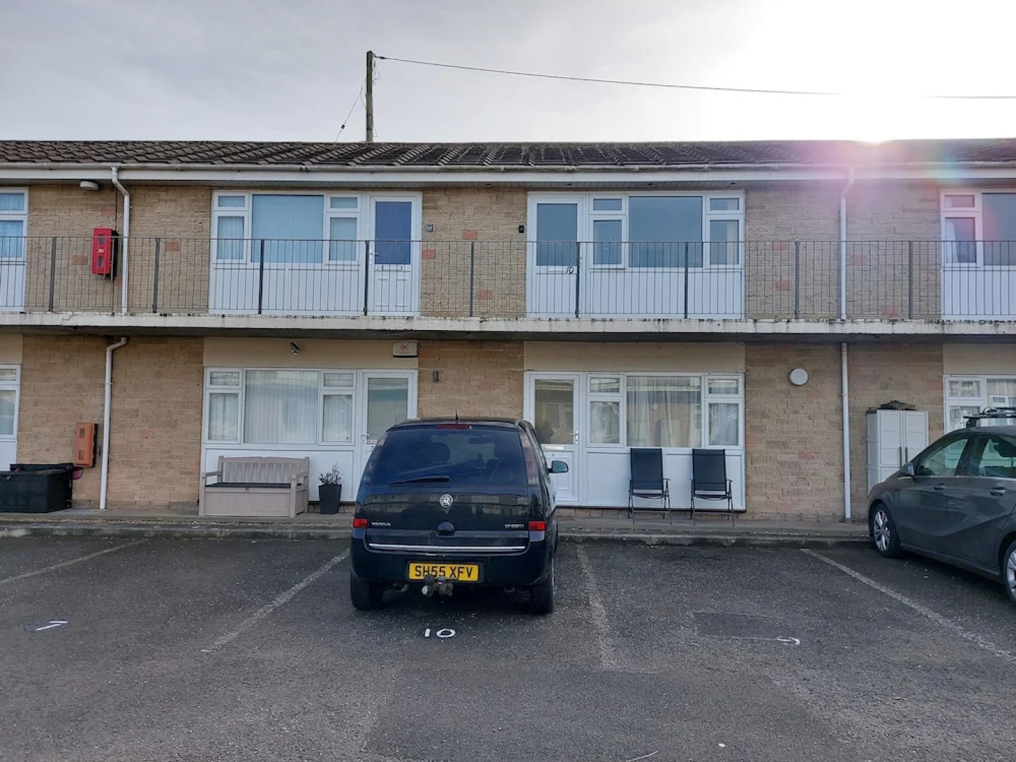 1st Floor Hillview 2 Bedroomed Central Location