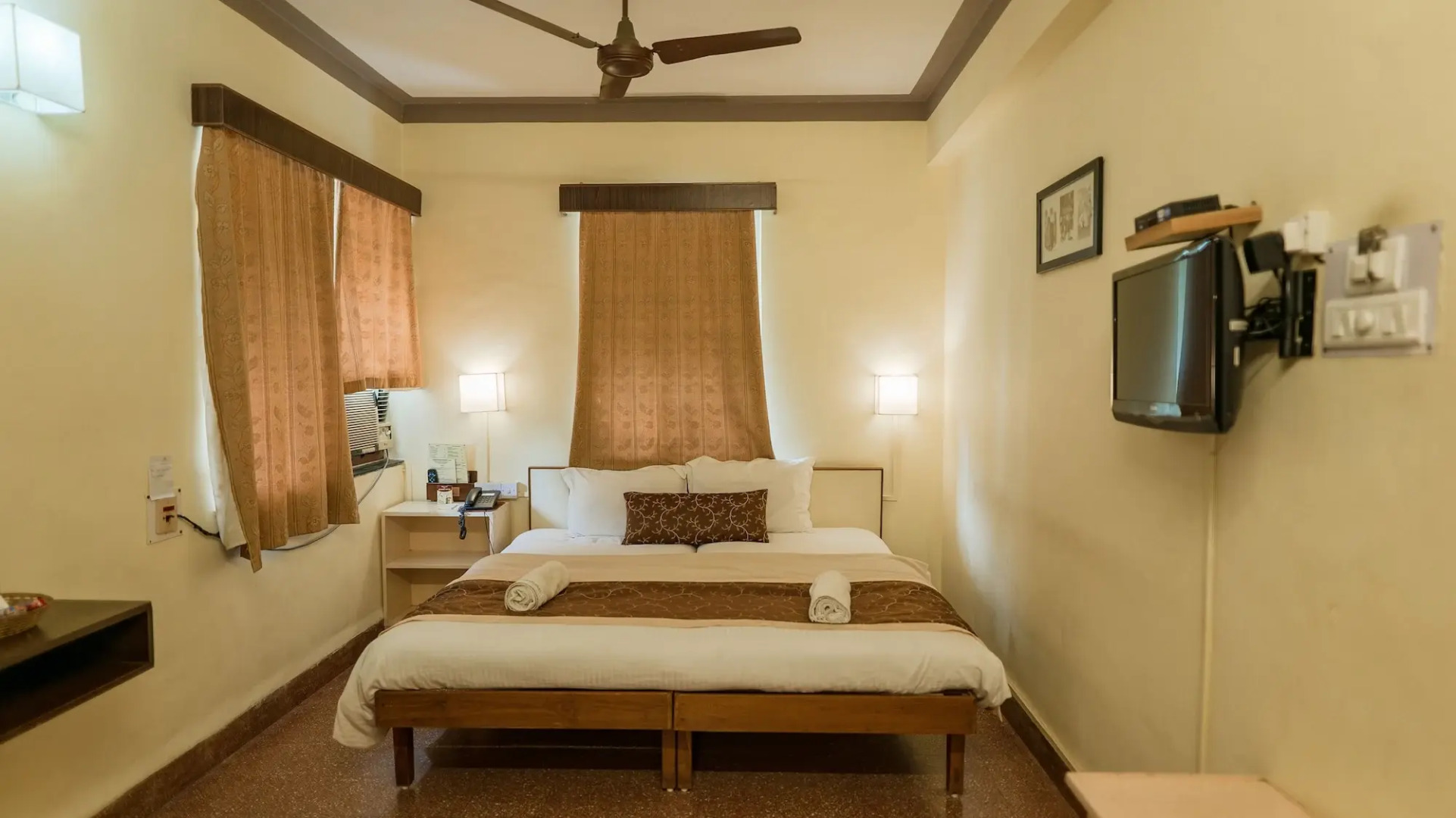 Hotel Gopika International