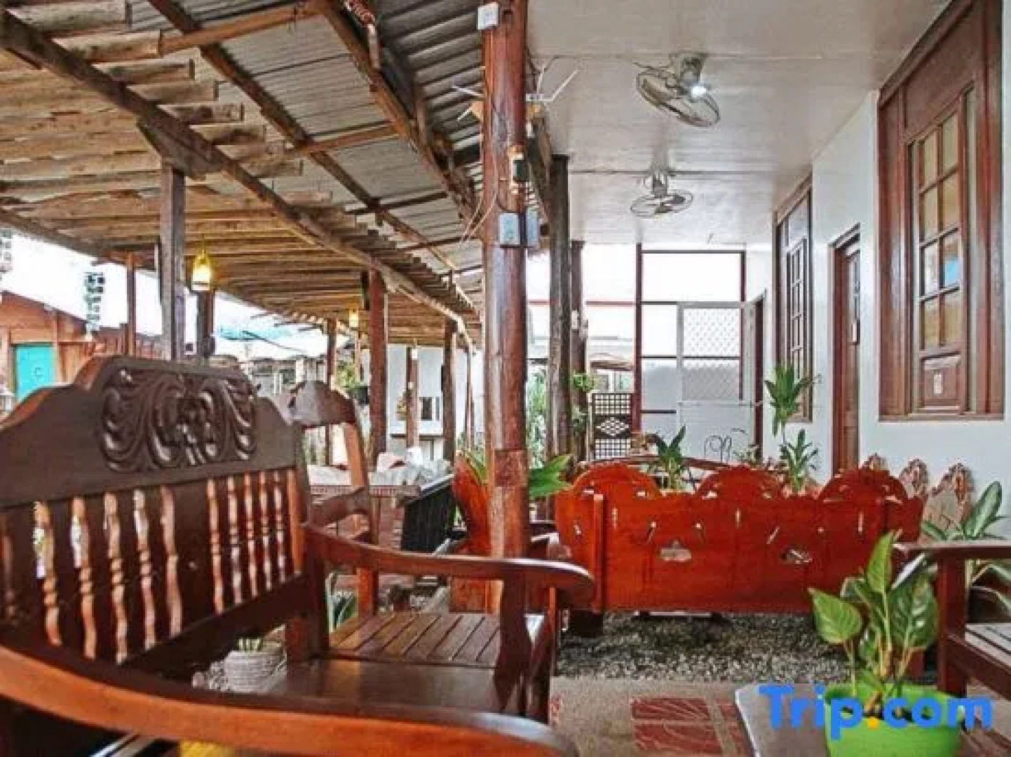 RedDoorz Hostel @ Deomar Hometel & Farm Cafe Vigan Ilocos