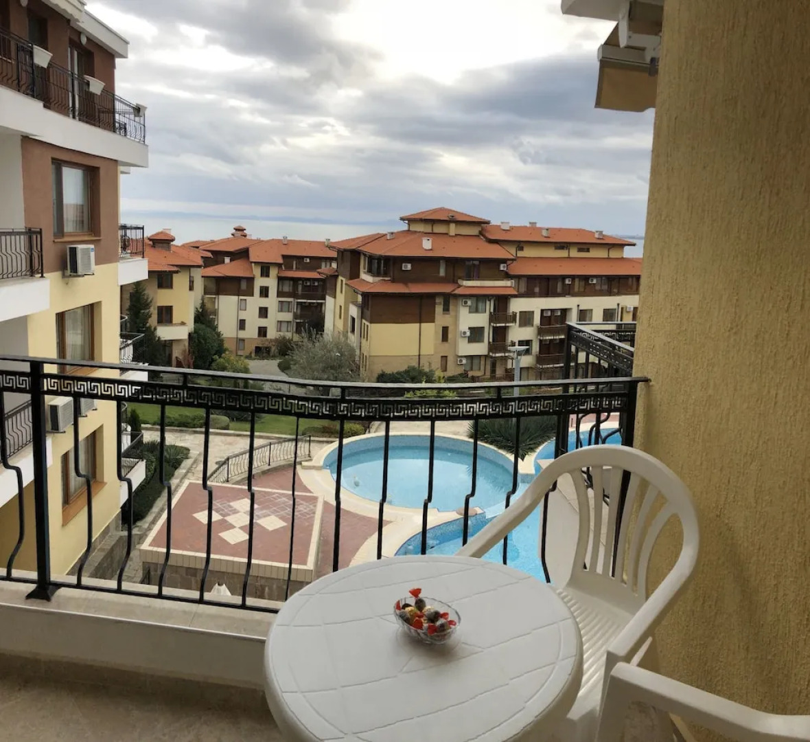 D&C Apartments in Garden of Eden