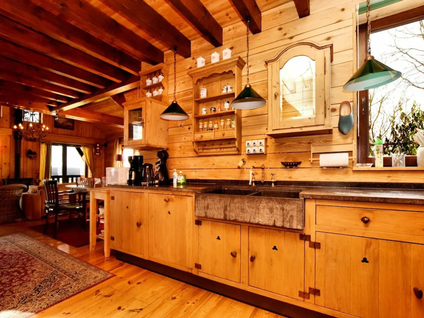 Cozy Holiday Home in Dion with Sauna and Jacuzzi