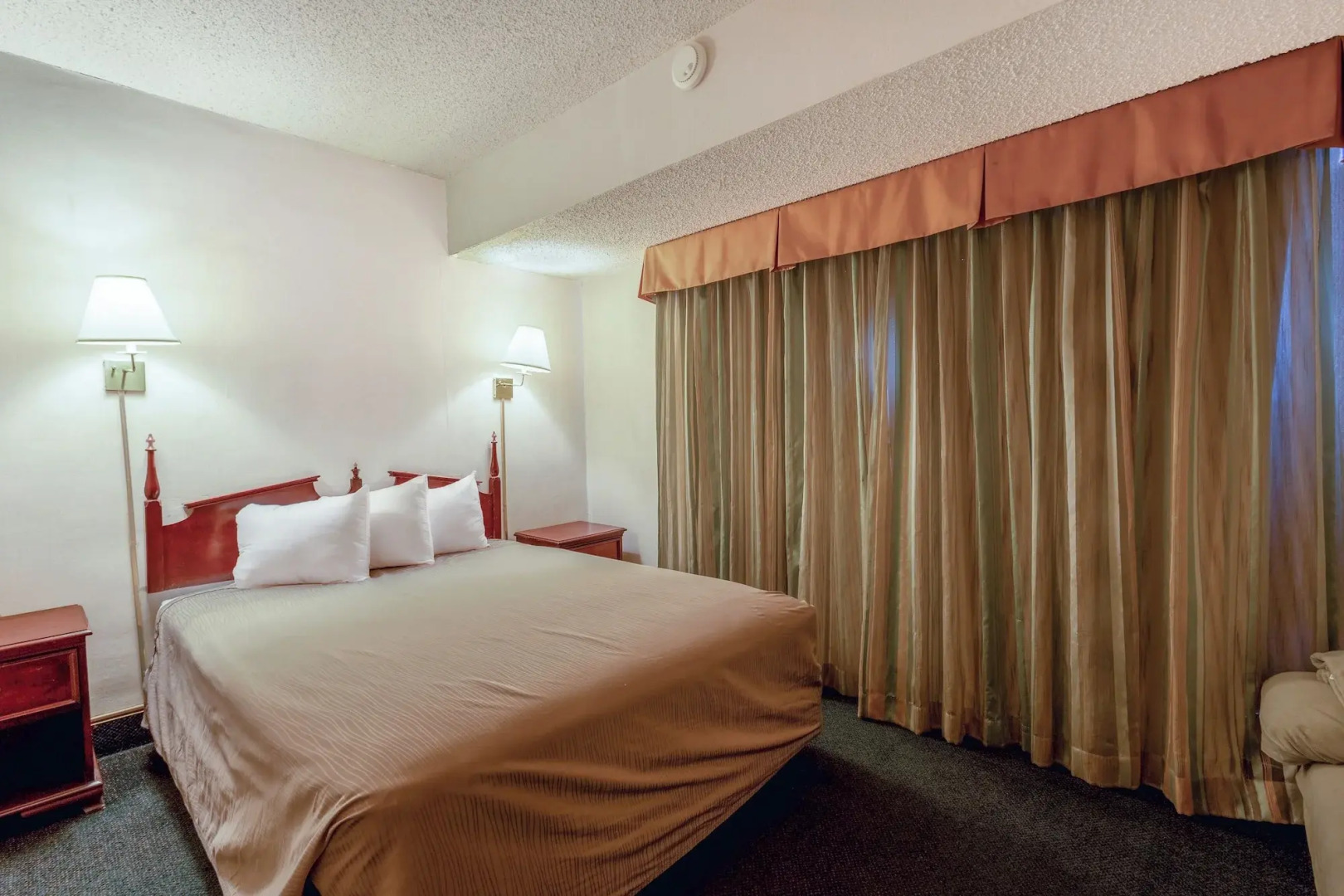 Royal Holiday Motel By Belvilla Gallup I-40