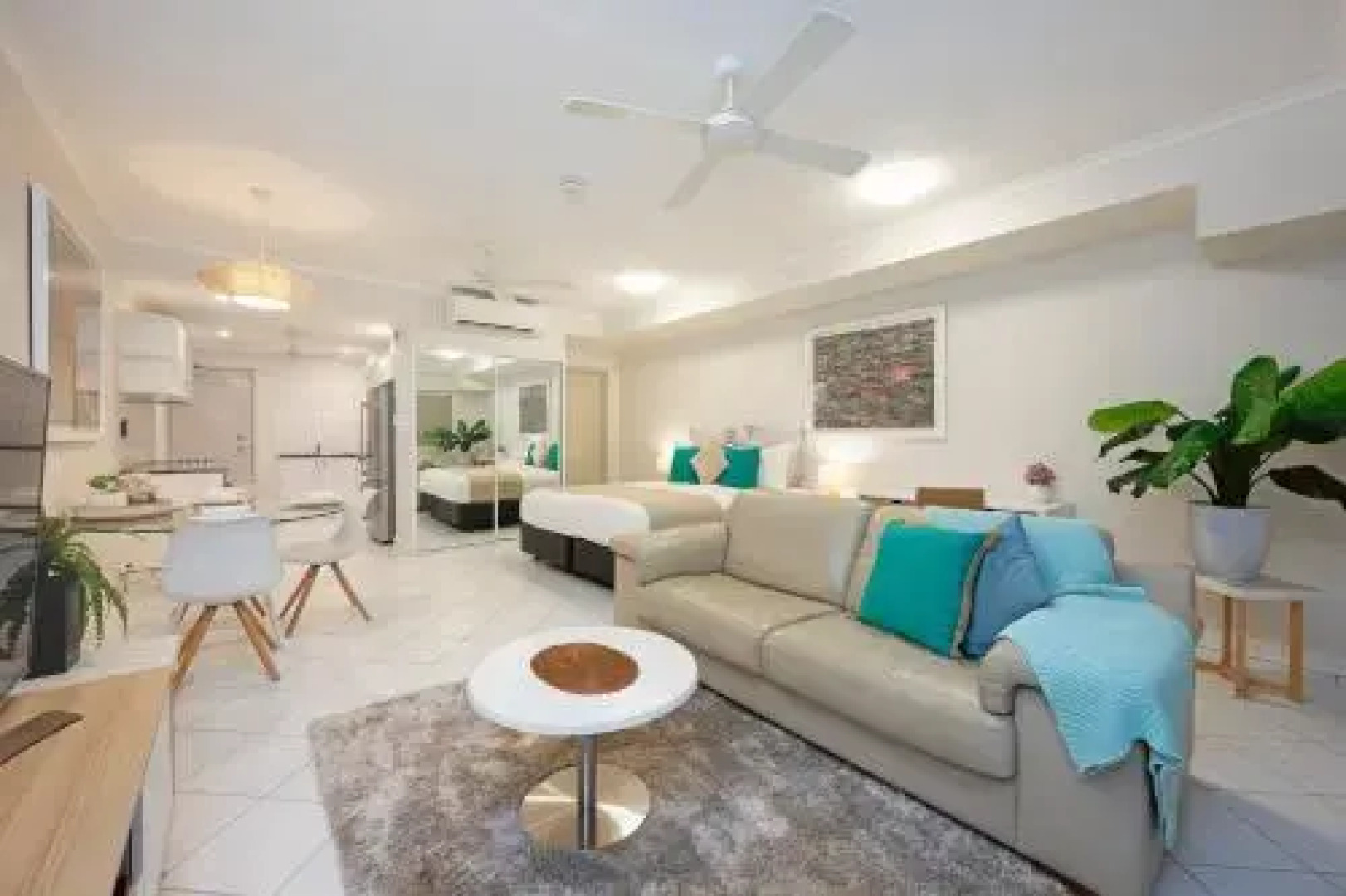 Horizons on Harry Chan Apartment