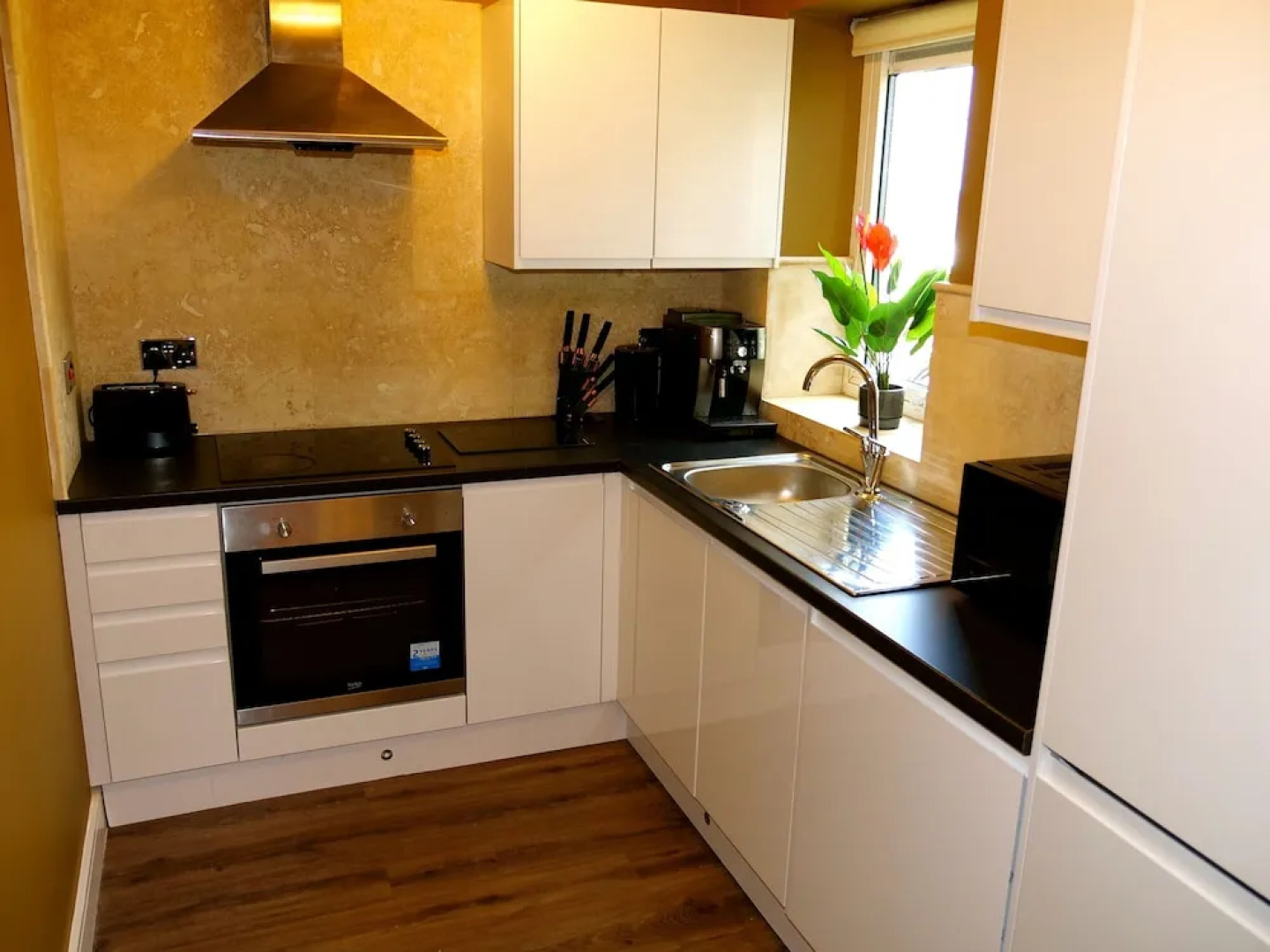 Sexy Luxurious Versace Apartment Near Sheffield