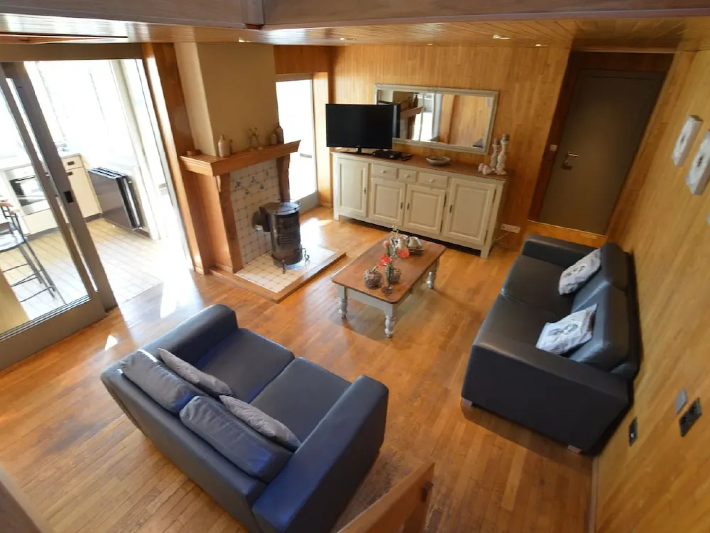 Spacious Holiday Home near Forest in Peer