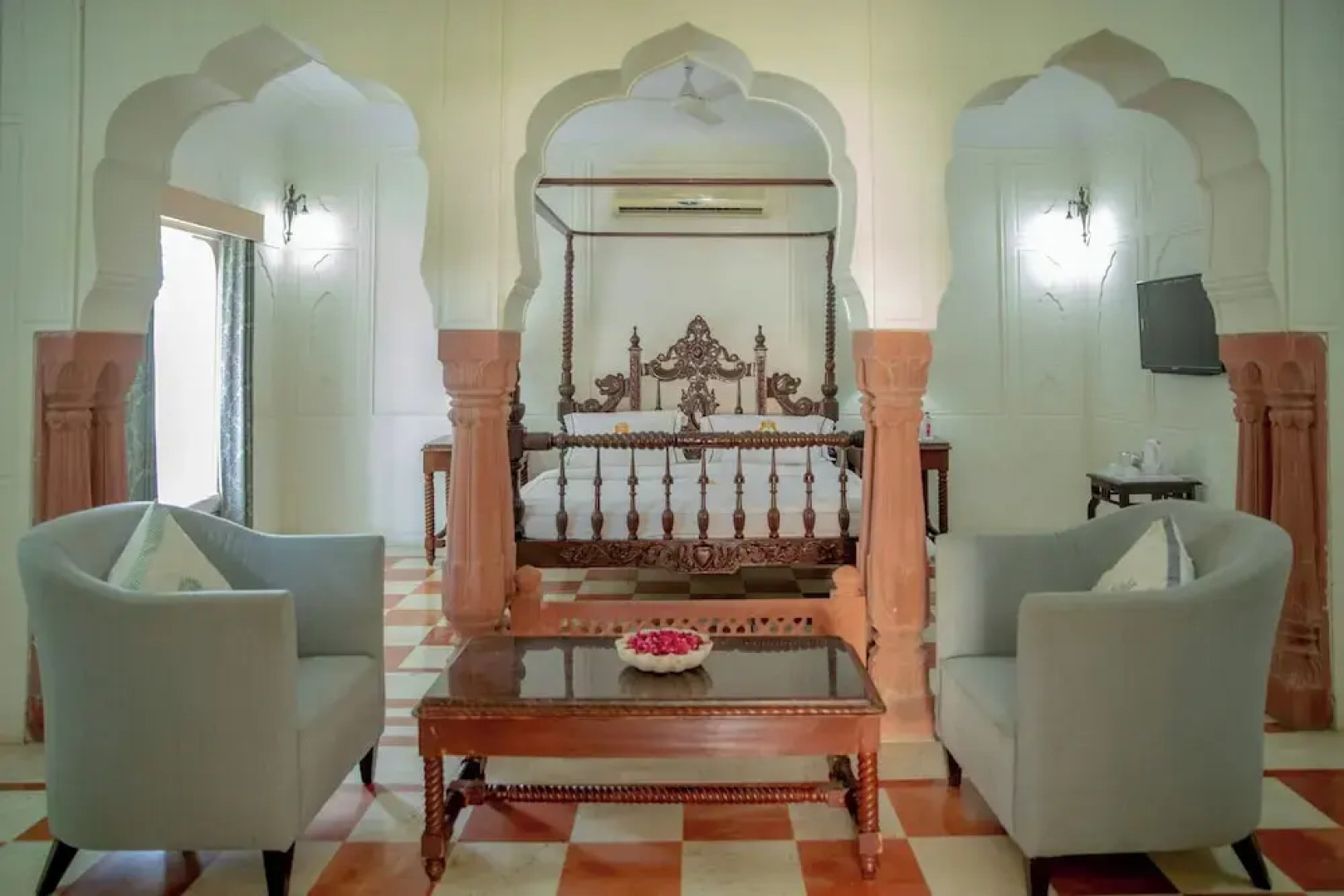 Shahpura Abhaneri Resort