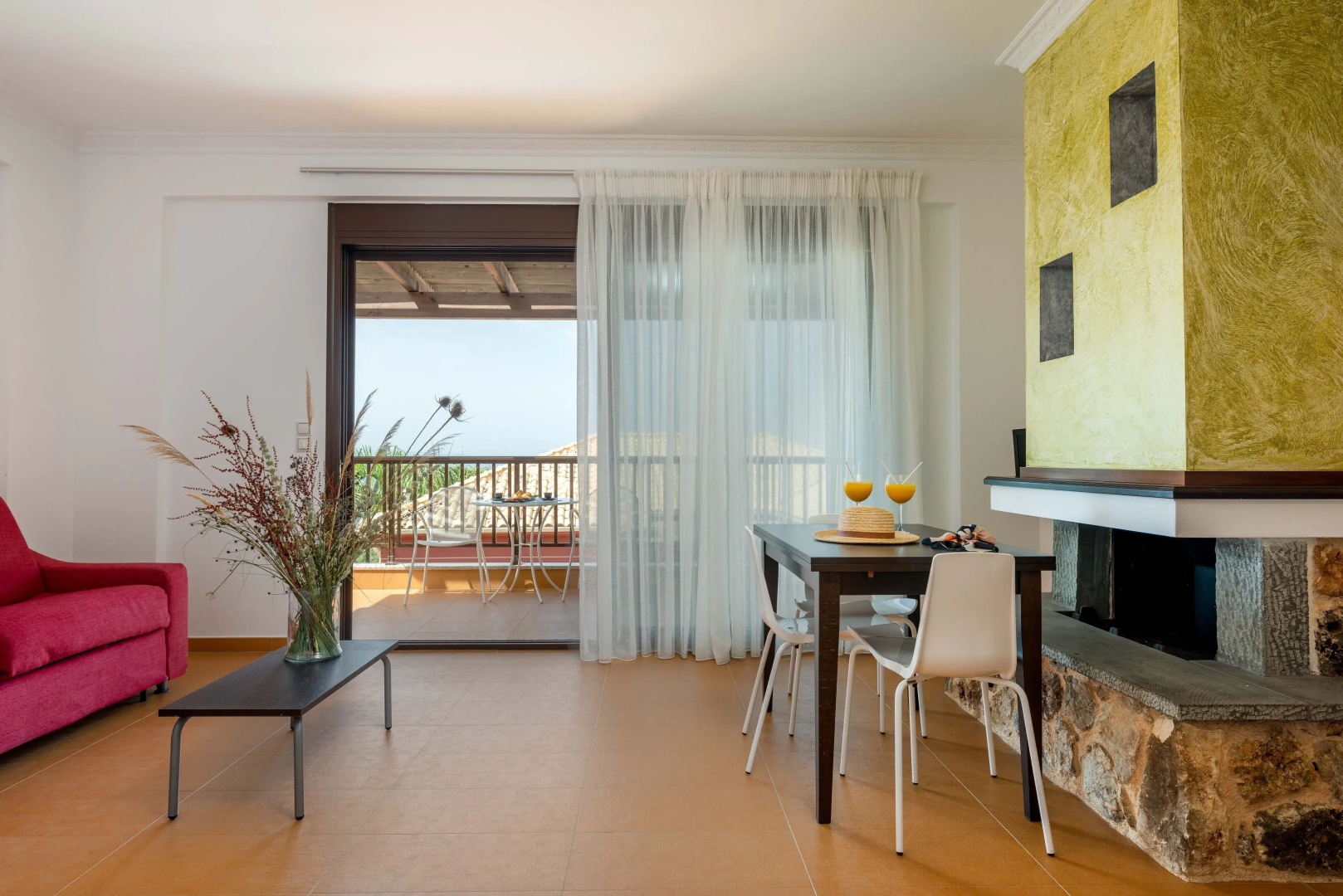 3 Aktes Resort