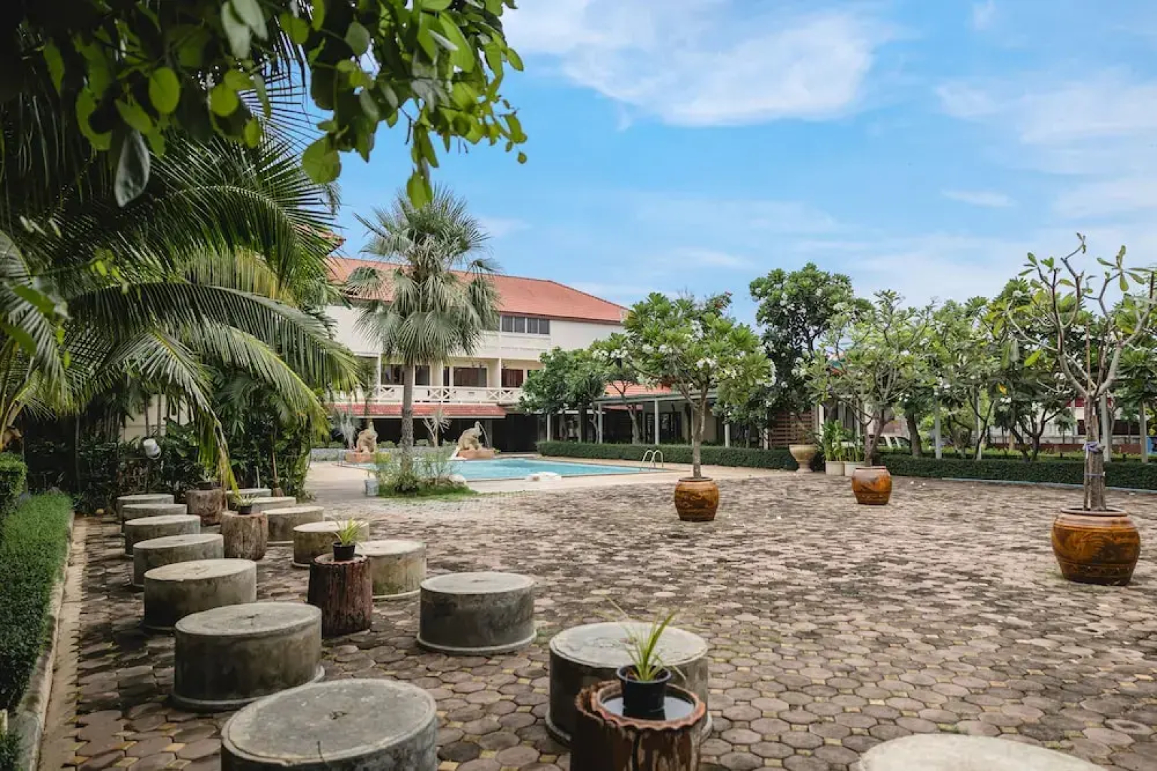 Sabai Hotel Lopburi