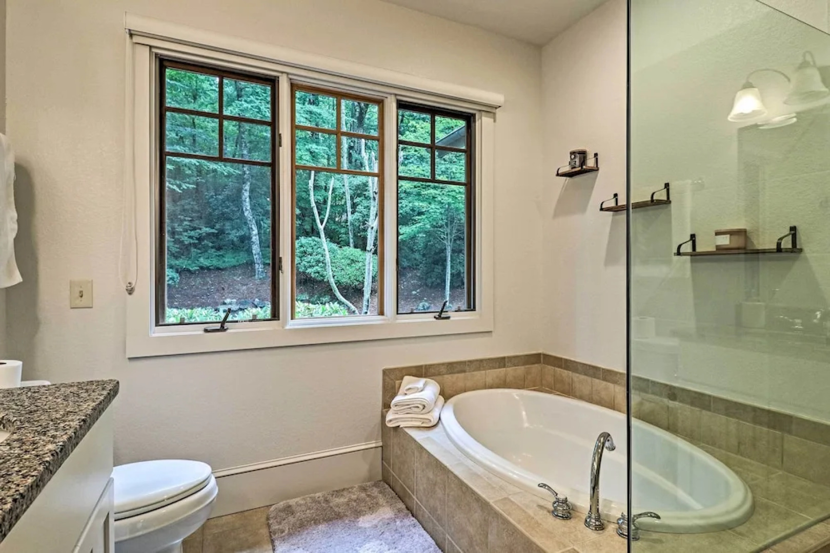 Cashiers Mountain Hideaway, Walk to Lake Glenville