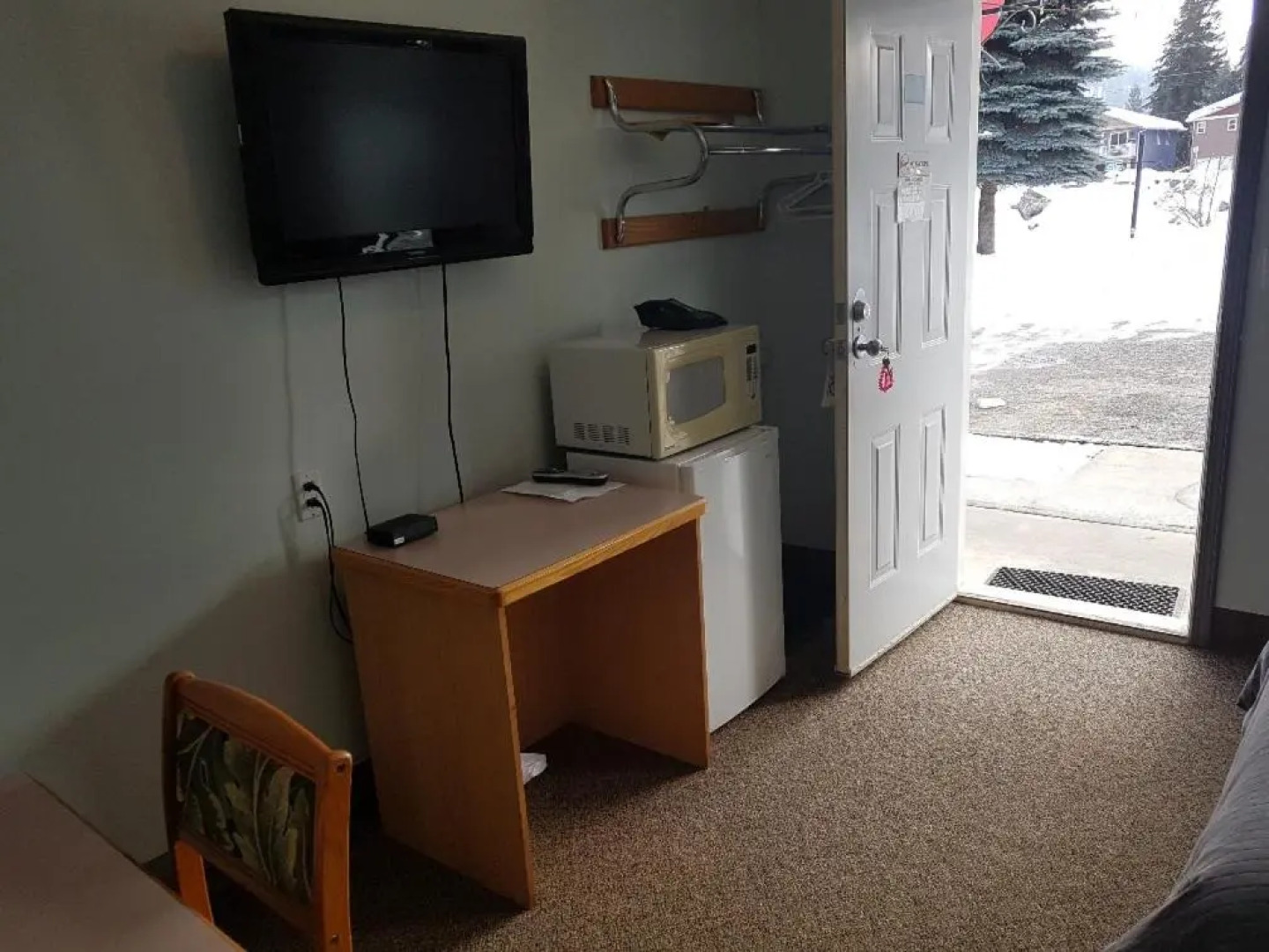 Anchor Riverfront Motel