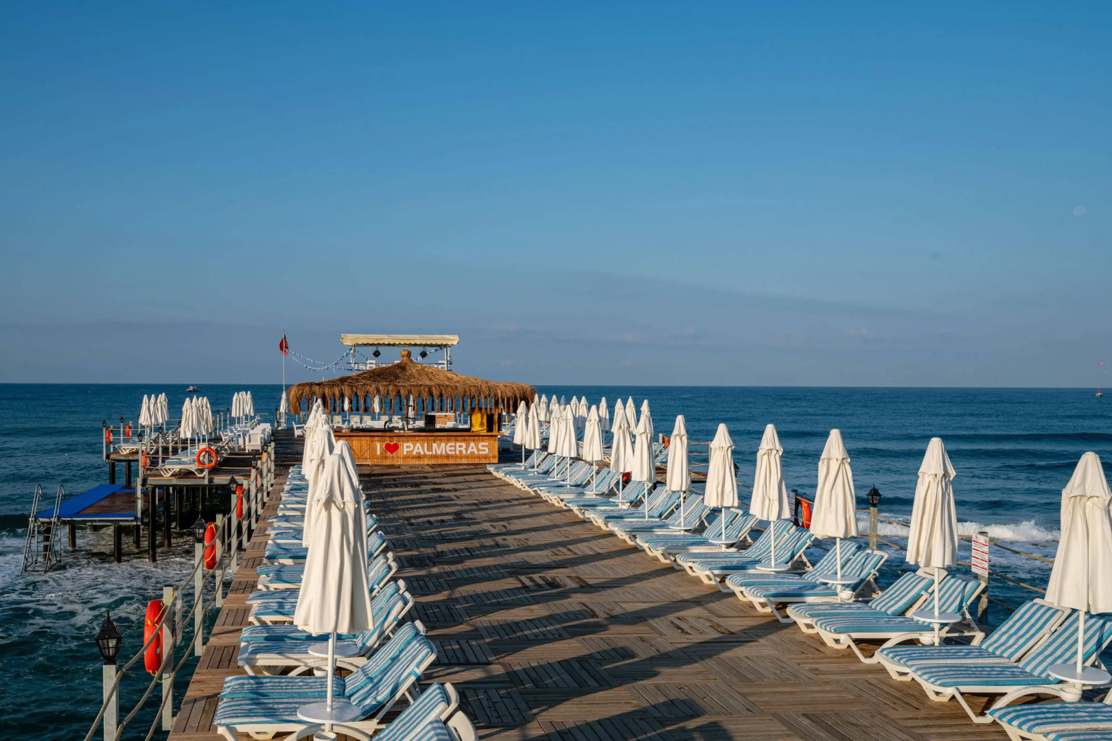 Palmeras Beach Hotel