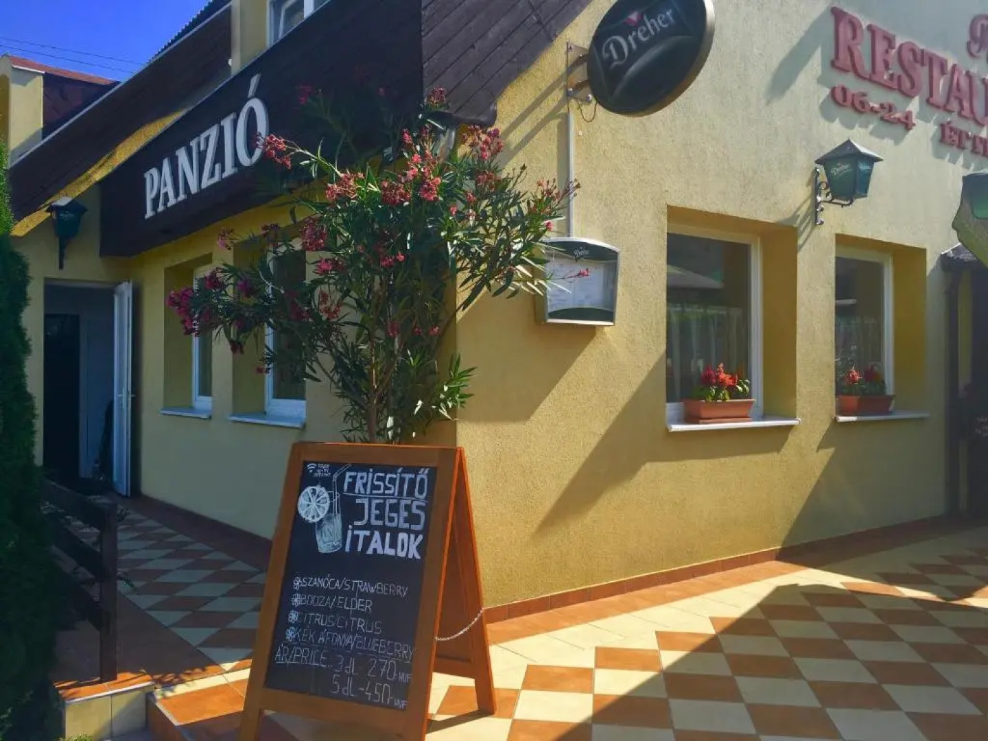 Romantik Étterem - Panzió