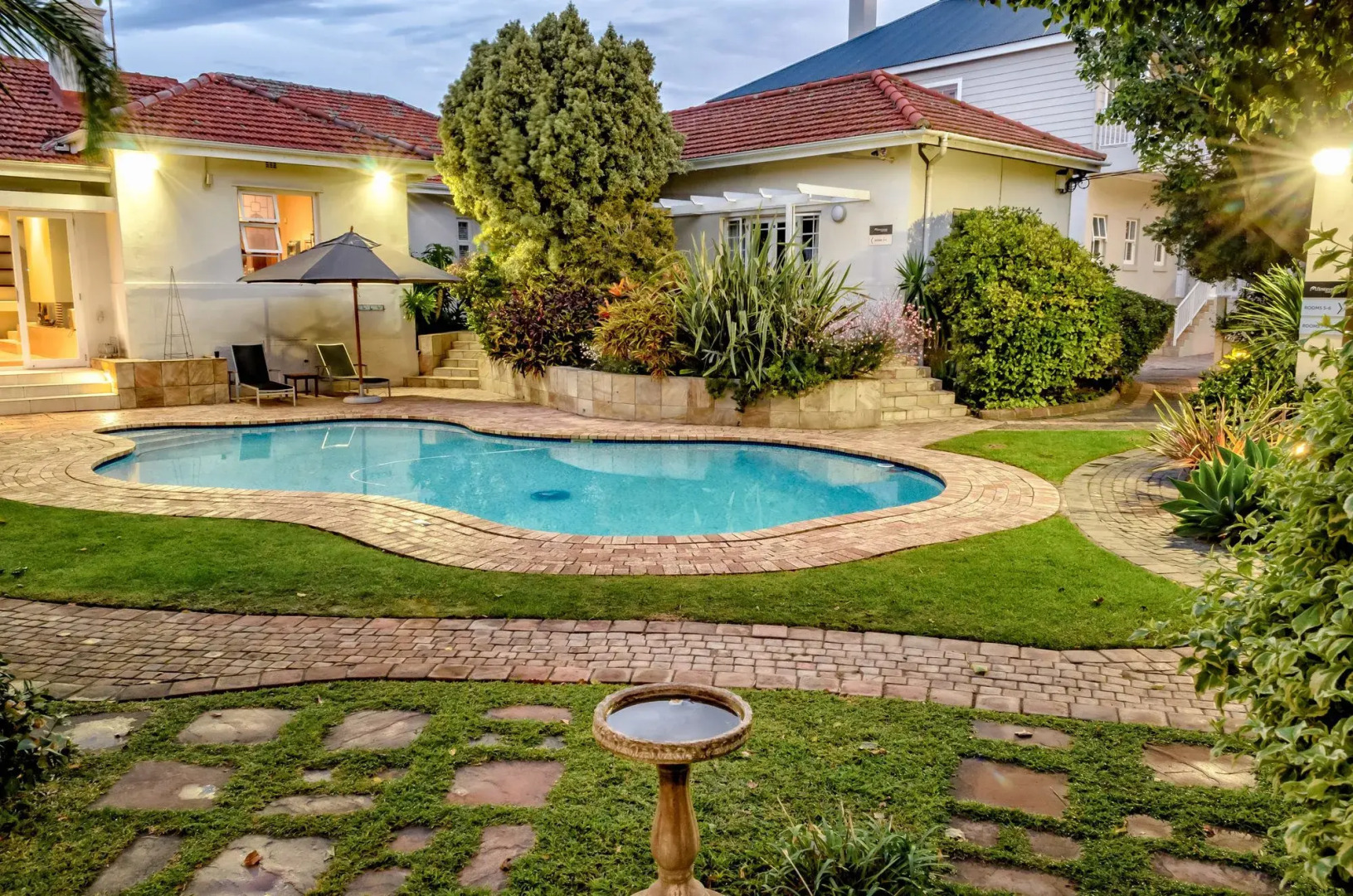 First Avenue Guesthouse