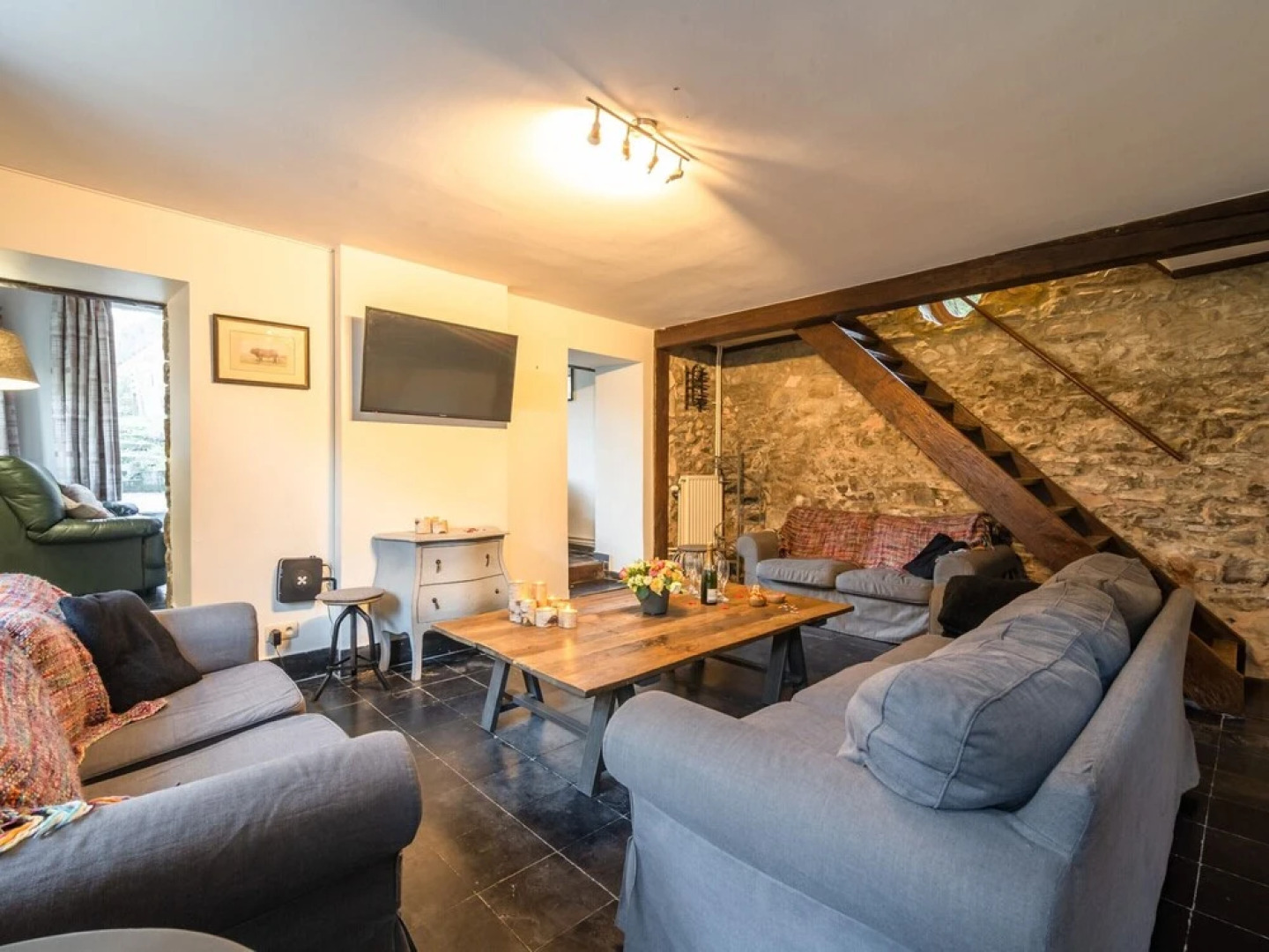 Luxurious Farmhouse Near Forest in Anhee