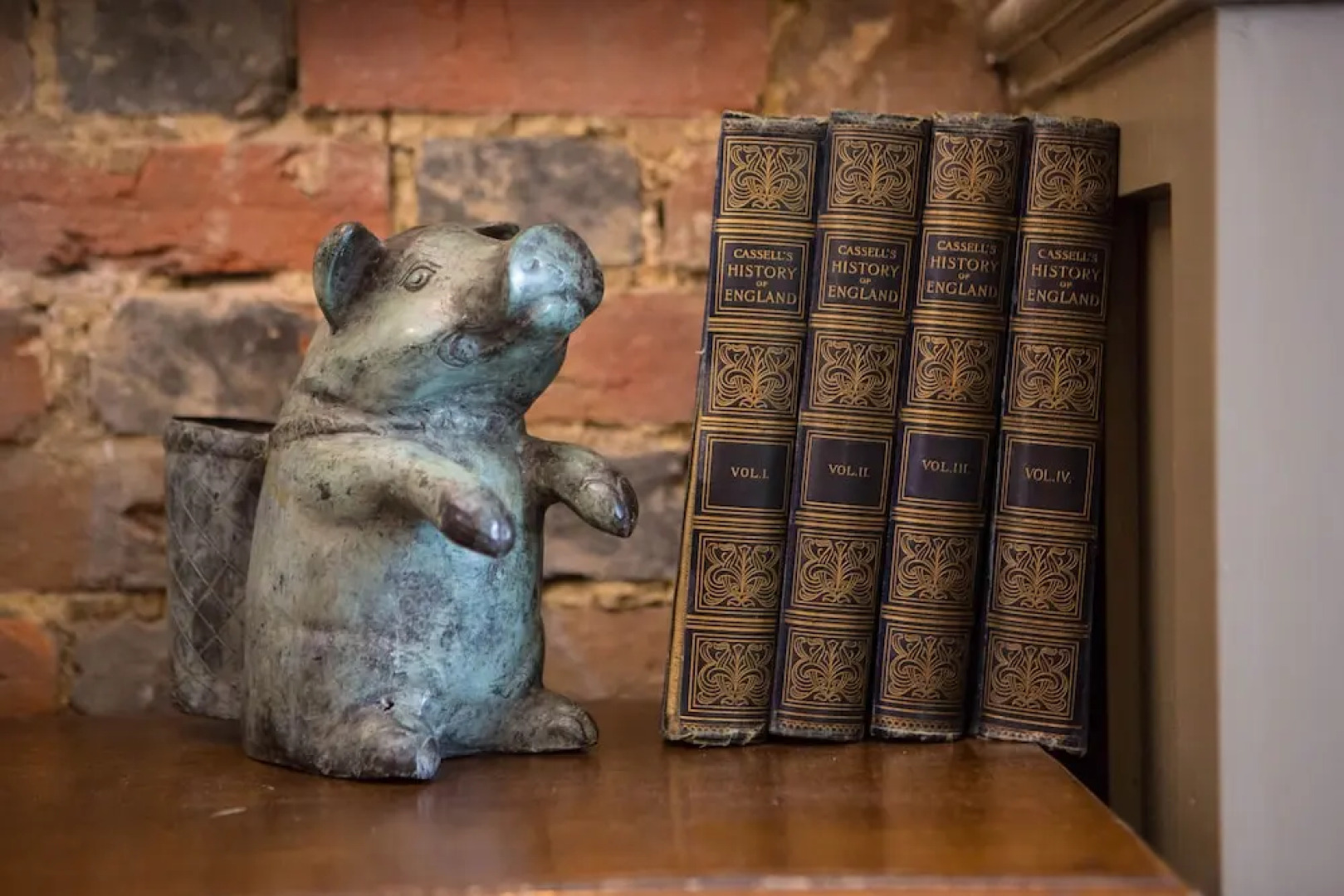 The Curious Pig in the Parlour