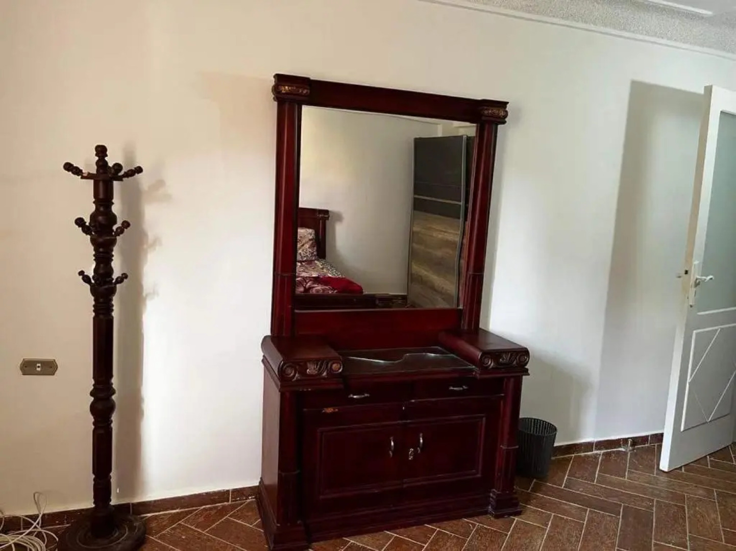 5 bdr family villa with private pool and new AC, 5 min from beach