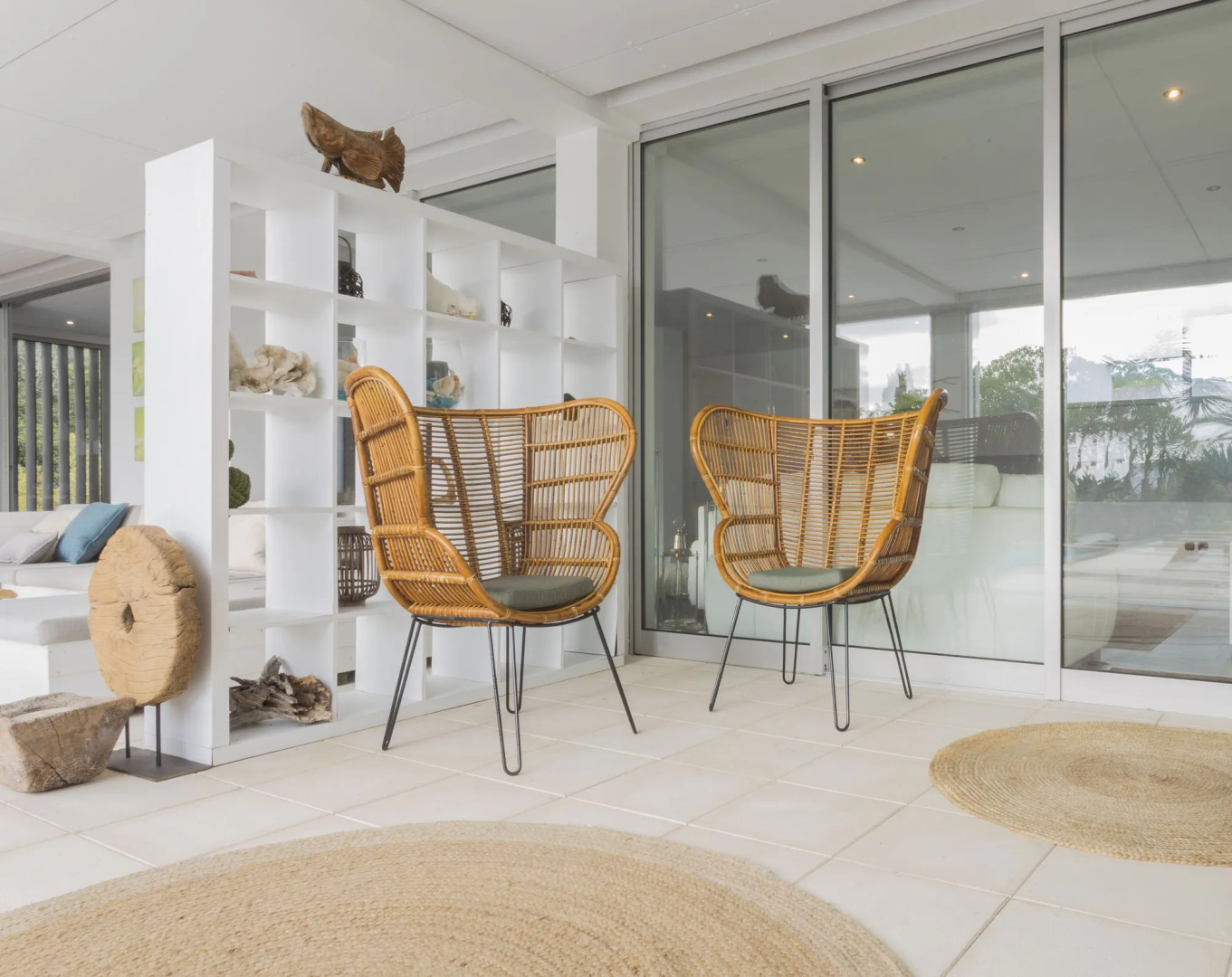 White Exclusive Suite & Villas