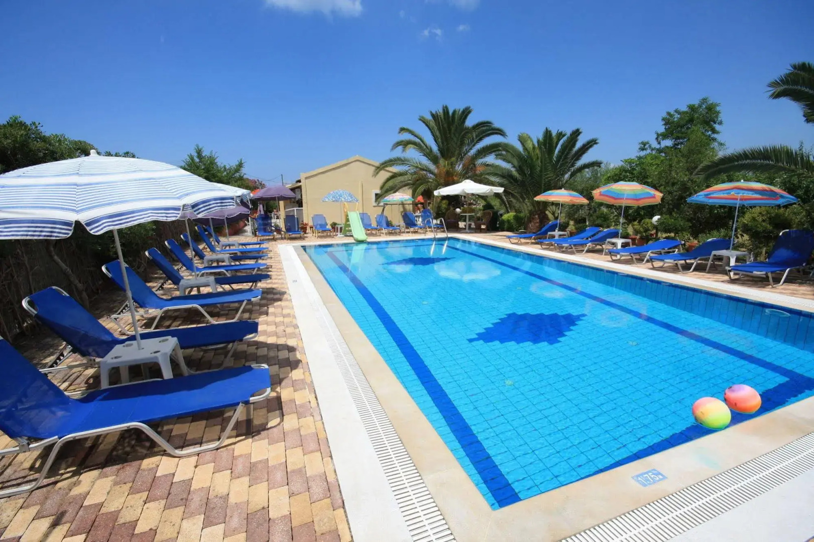 Eleni Family Apartments