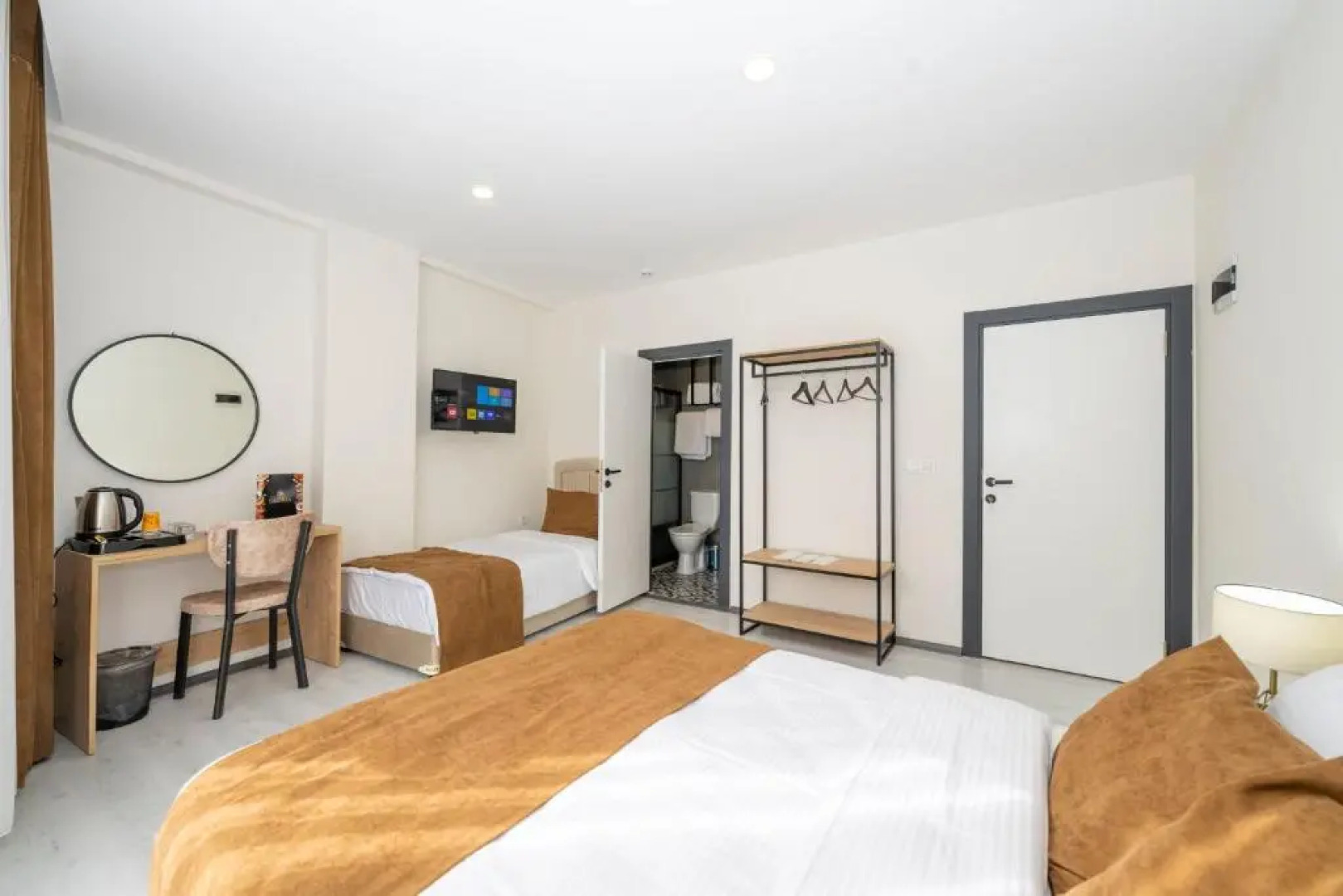 Glori̇a Ai̇rport Hotel