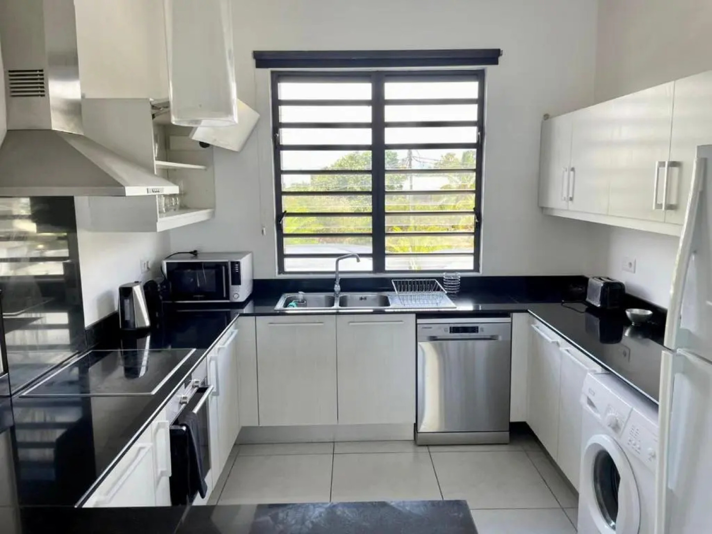 Luxury beach house with spectacular sea view and pool