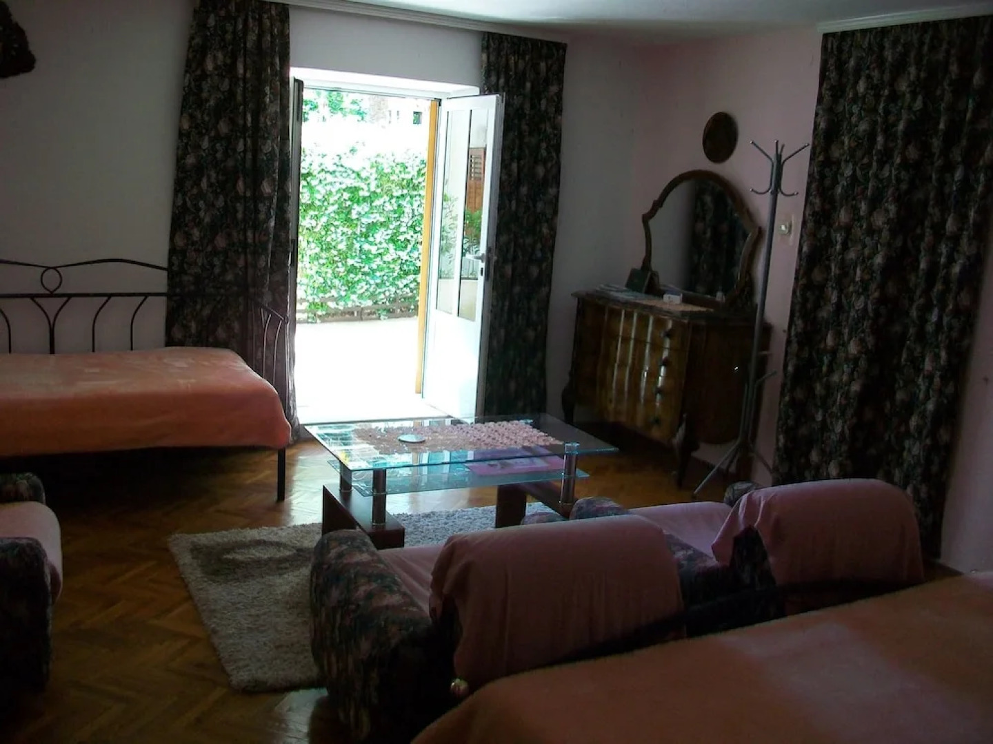 Apartments and Room Rukonic