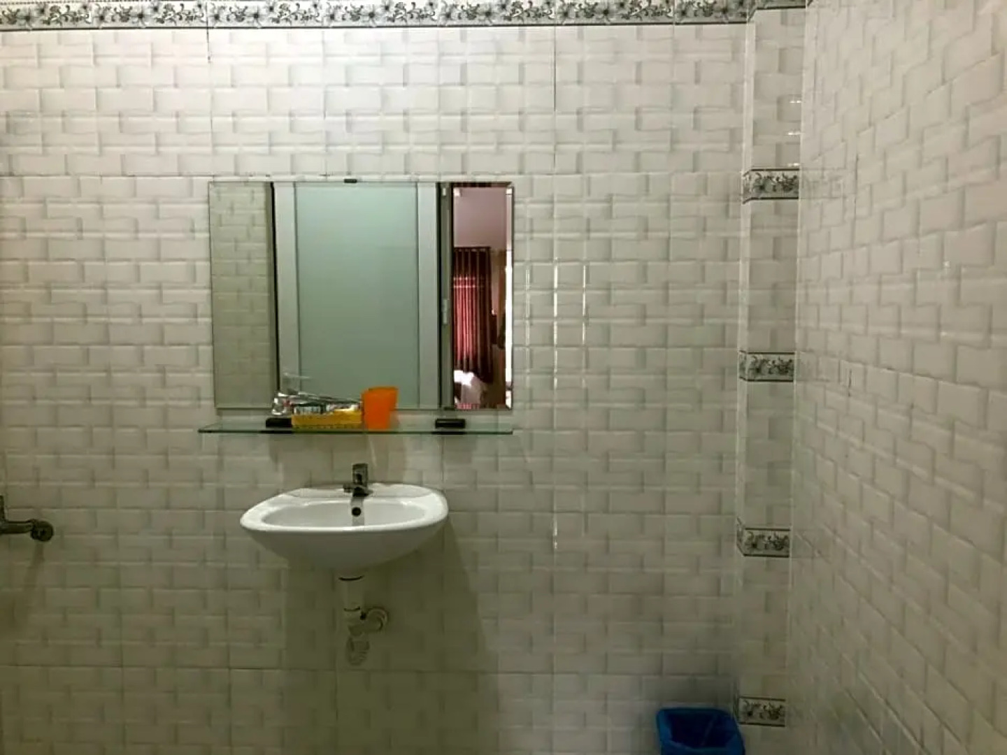 Lê Tùng Hotel - Vạn Giã