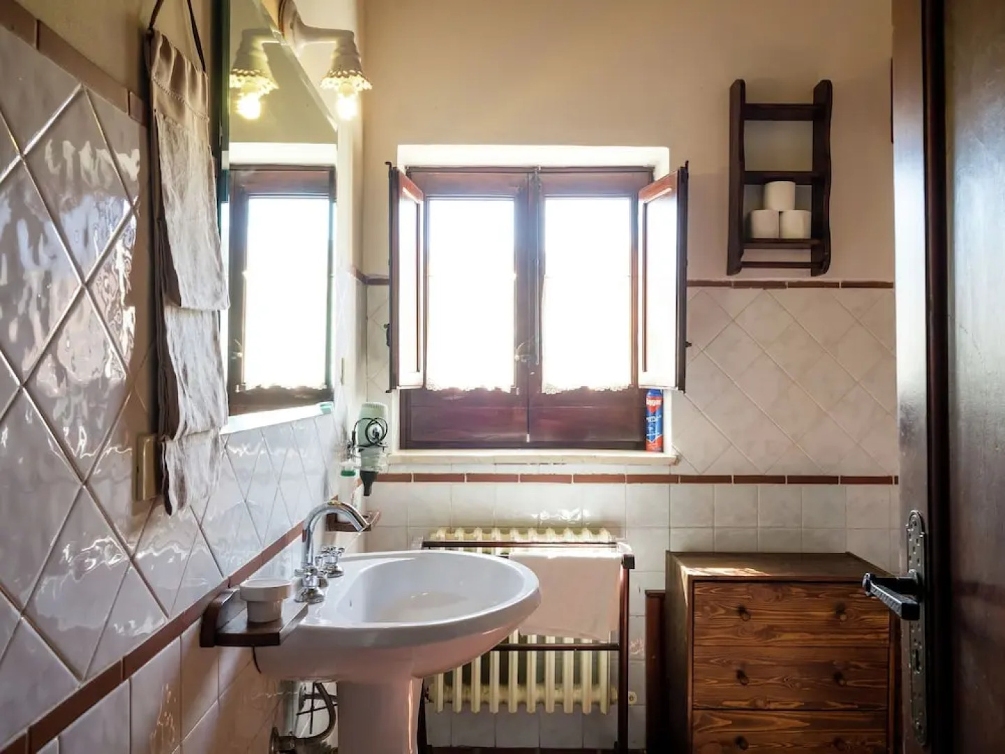 Provincial Holiday Home with Jacuzzi and Pool in Resuttano