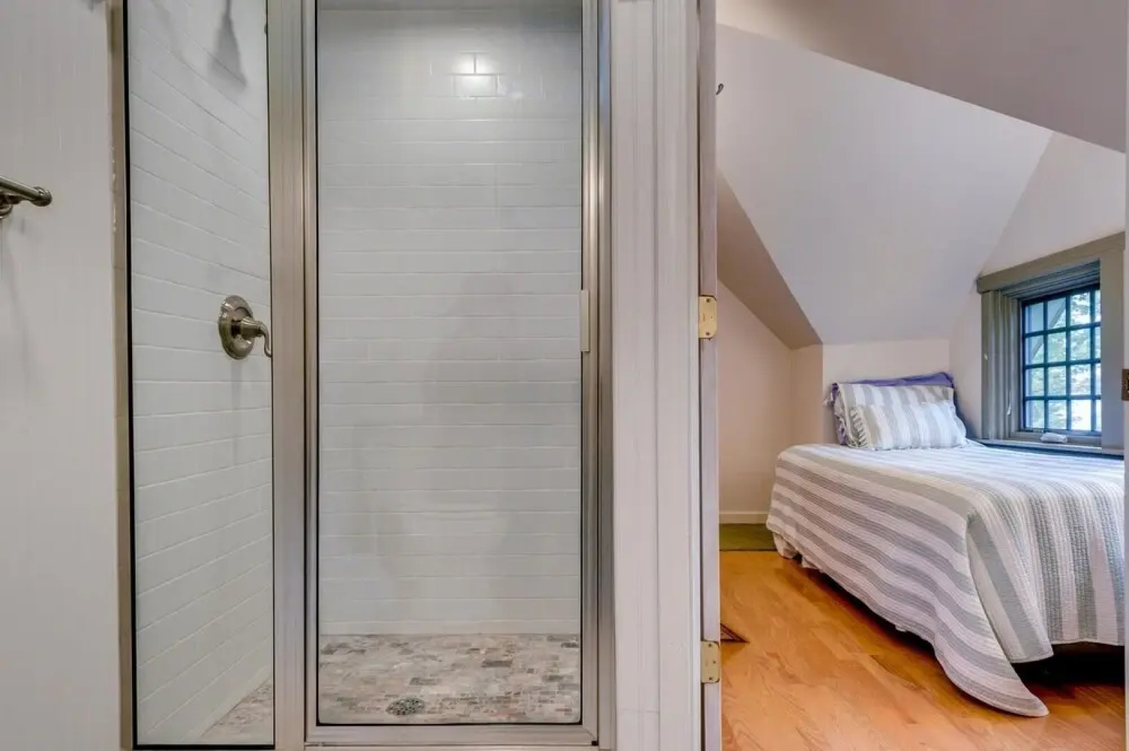 Aldine 4a 4 Bedroom Condo by Redawning