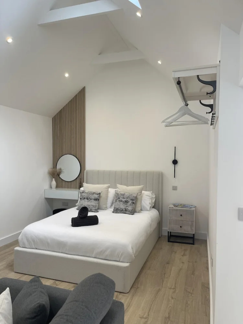 The Lodge Hideaway - Studio Style, Simple Luxury