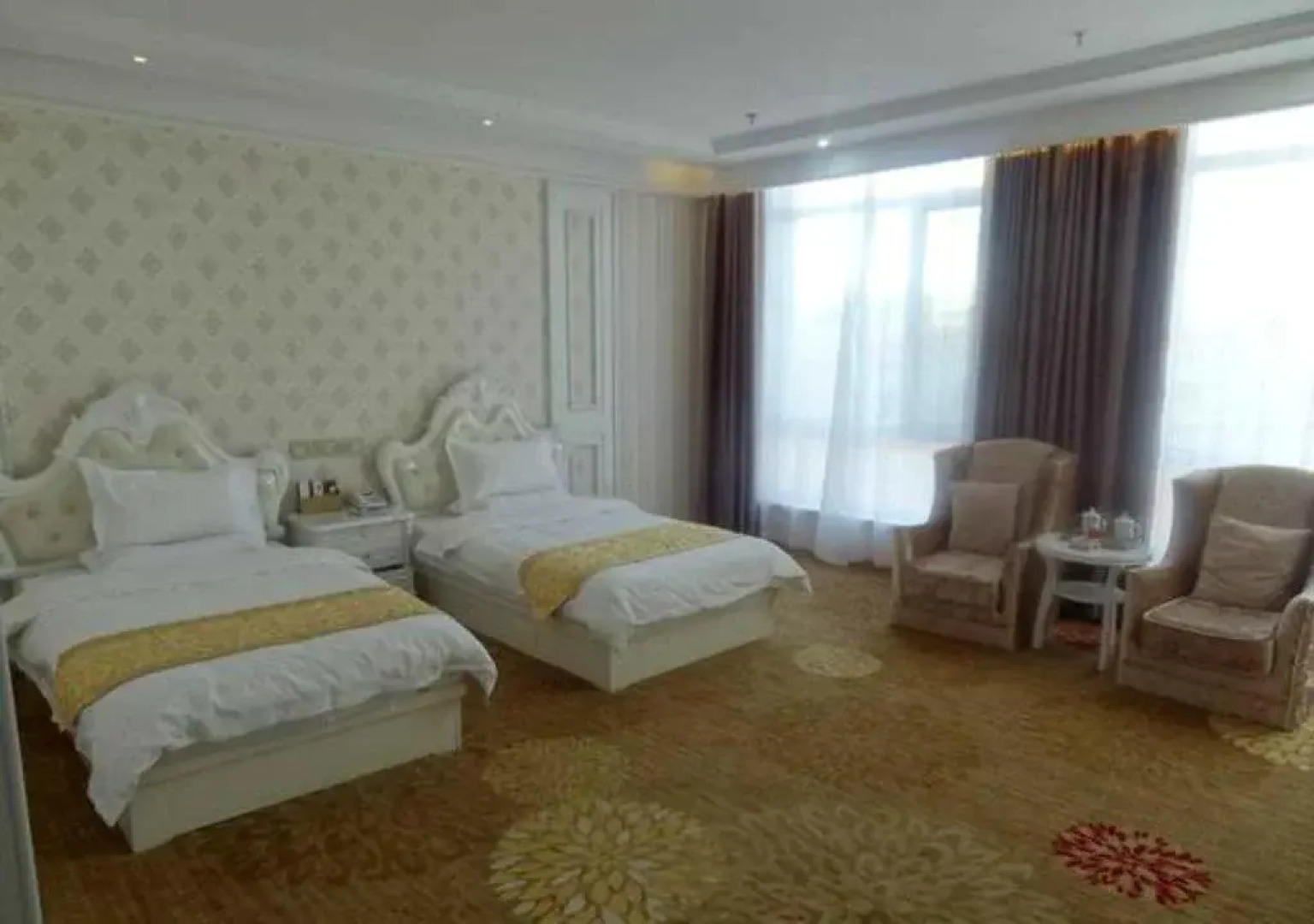 Zhang Ye Long Sheng Holiday Hotel