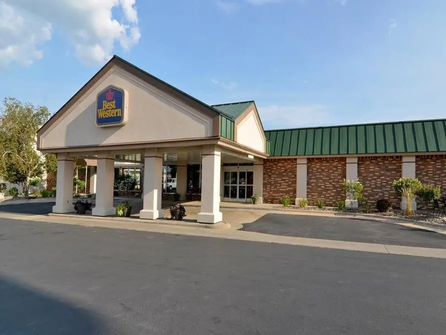 Holiday Inn Tomah-Exit 143