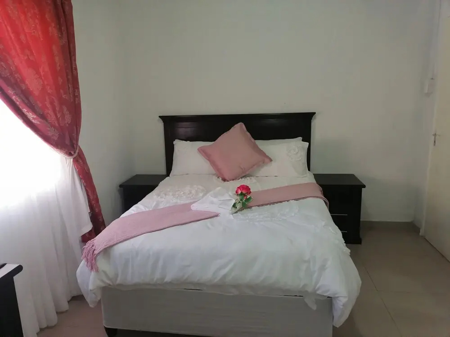 Rose and Thorn Guesthouse - Adults Only