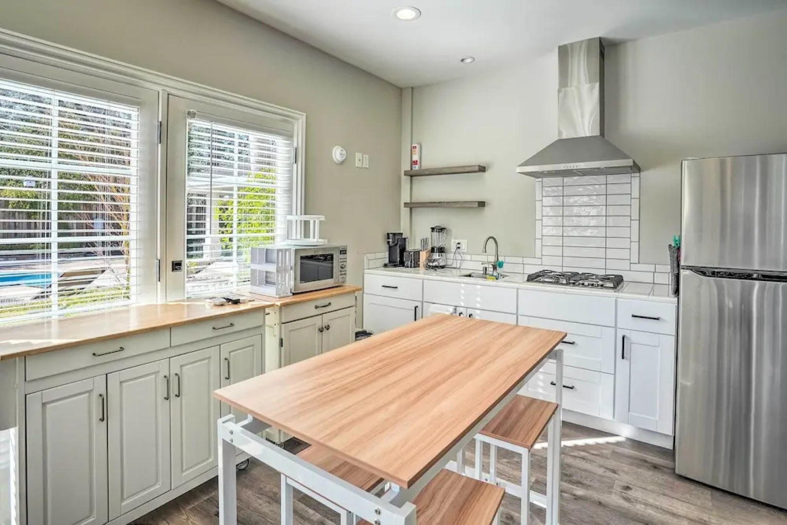 Pleasant Hill Studio w/ Pool & Hot Tub Access