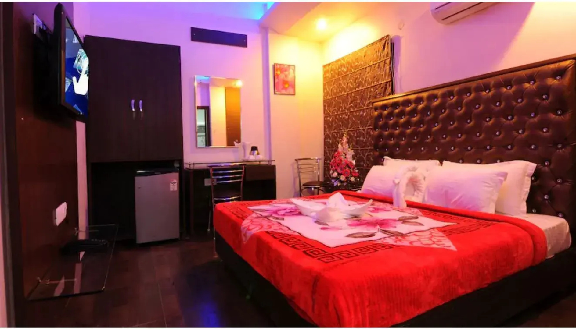 Hotel Pearl Inn & Suites