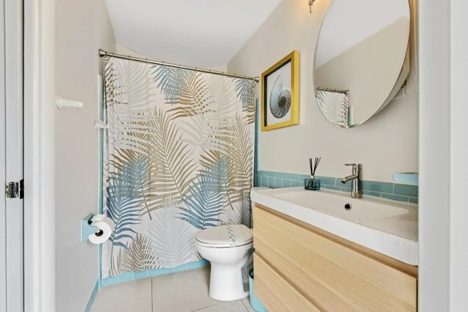 Private pool and canal home with Office space