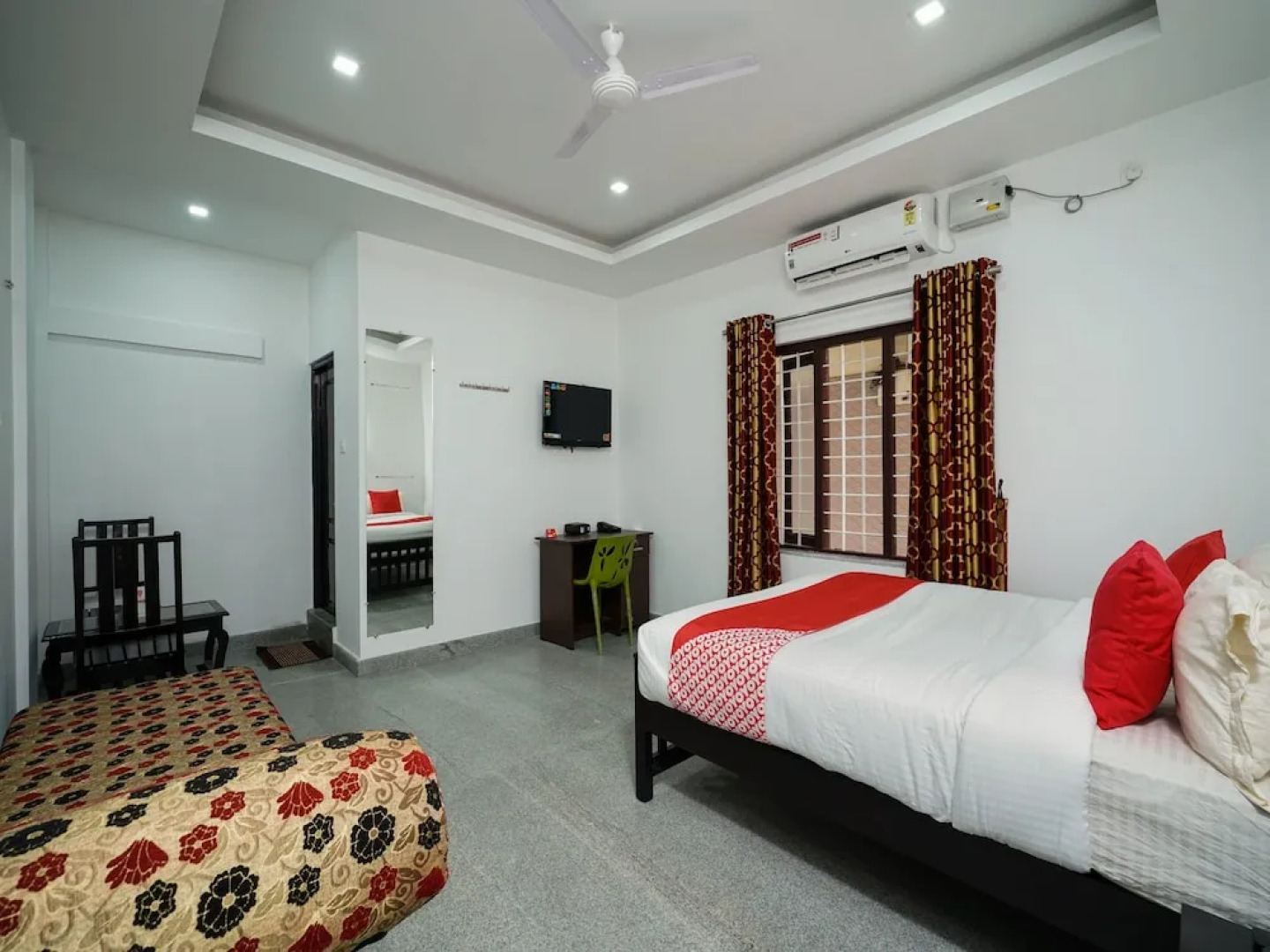 OYO 14270 Marottickal Residency