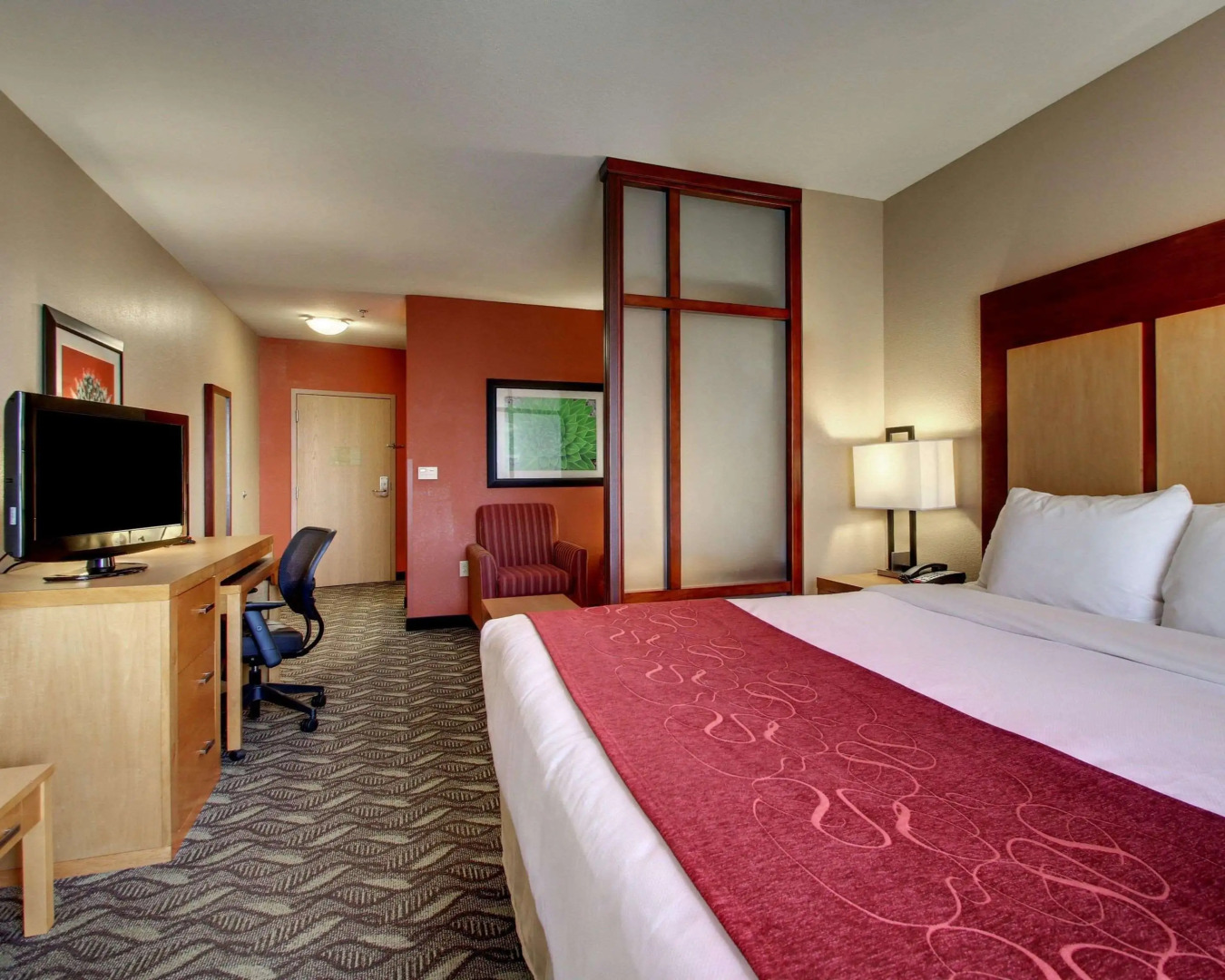 Comfort Suites Airport