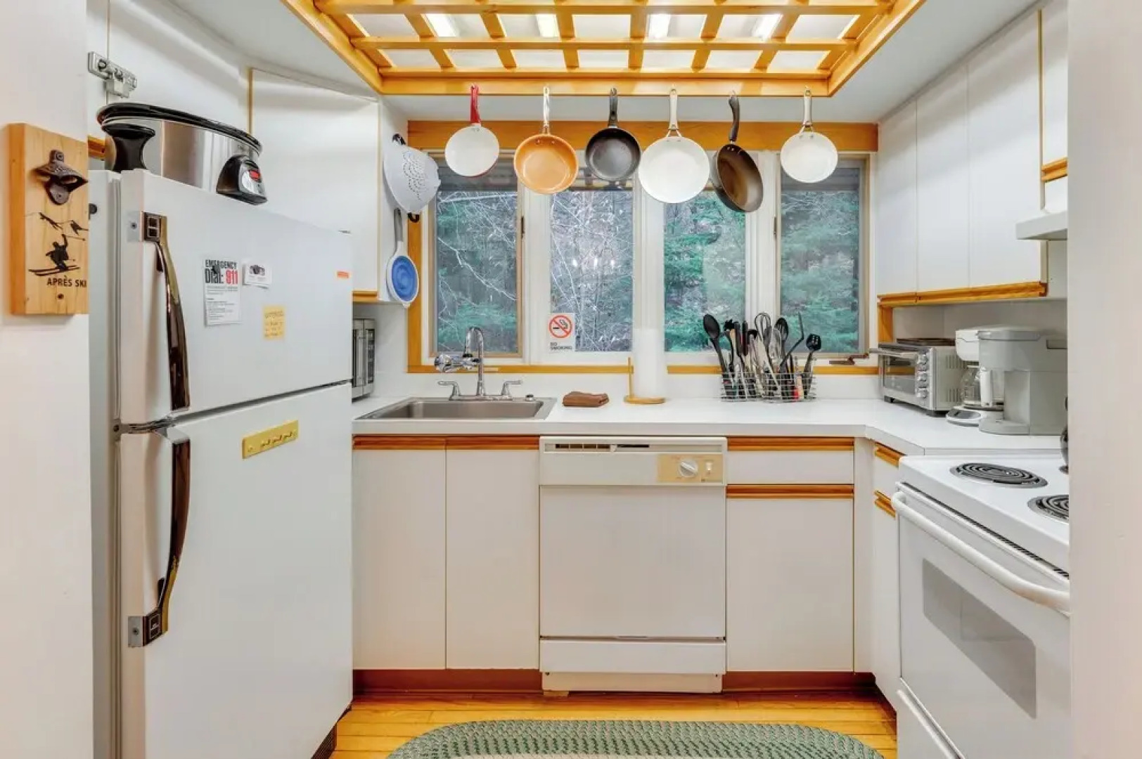 Cozy Bretton Woods Ski-in/ski-out Condo w/ Deck!