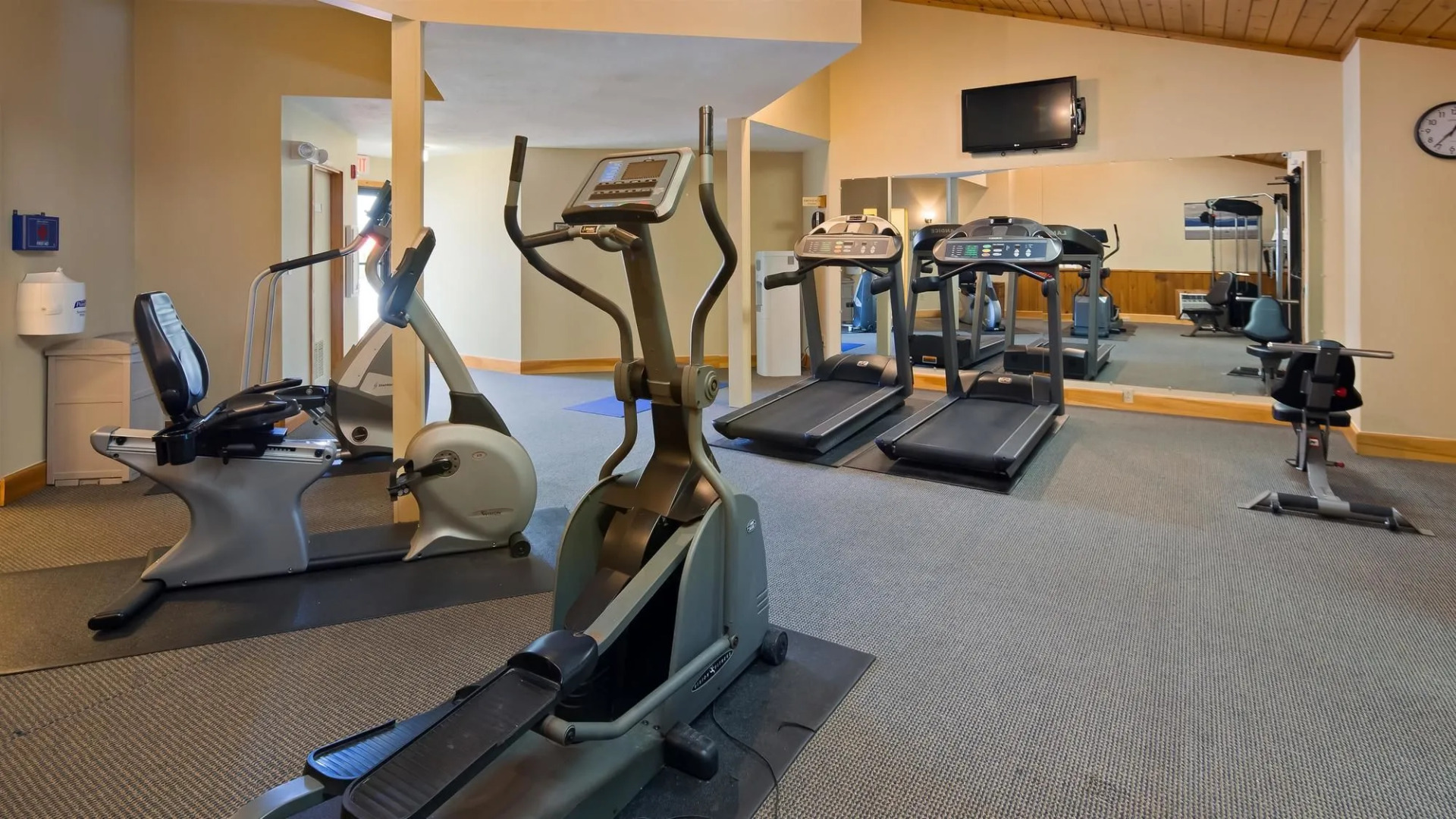 Best Western Plus Windjammer Inn & Conference Center